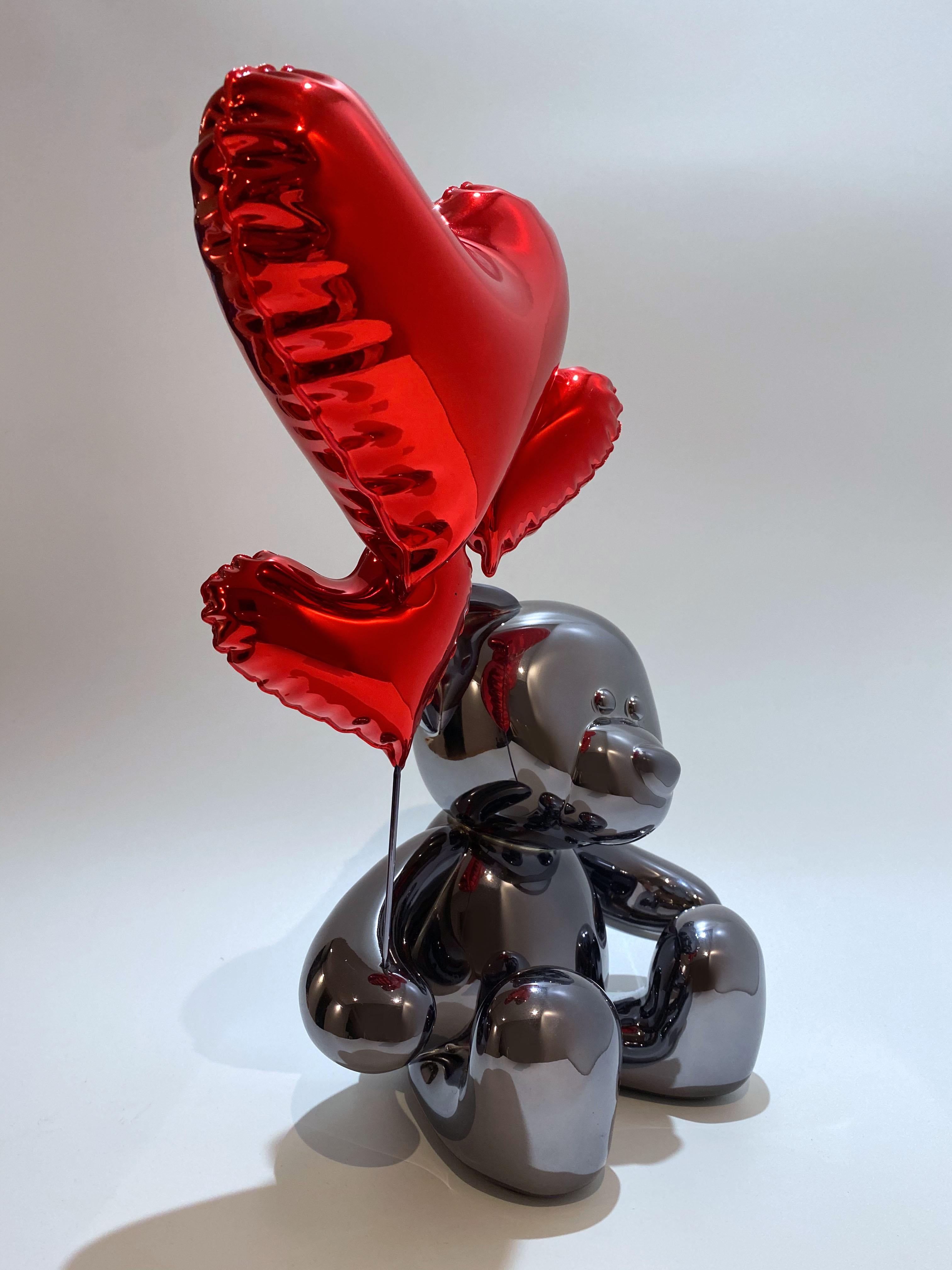 Teddy Love - Chrome Black & Red - Sculpture by Nicolas Krauss