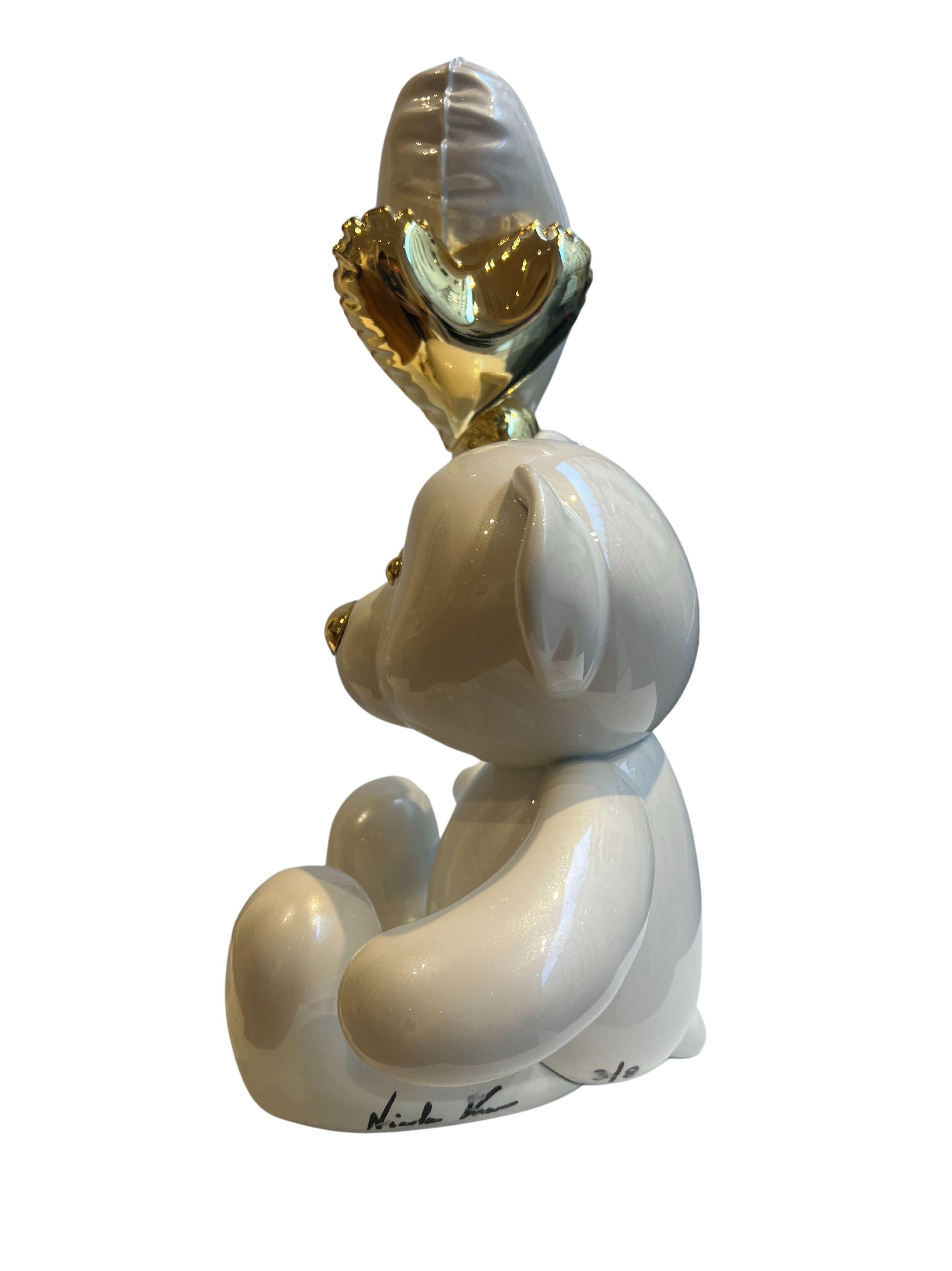 Teddy Love - Pearl White & Gold - Pop Art Sculpture by Nicolas Krauss