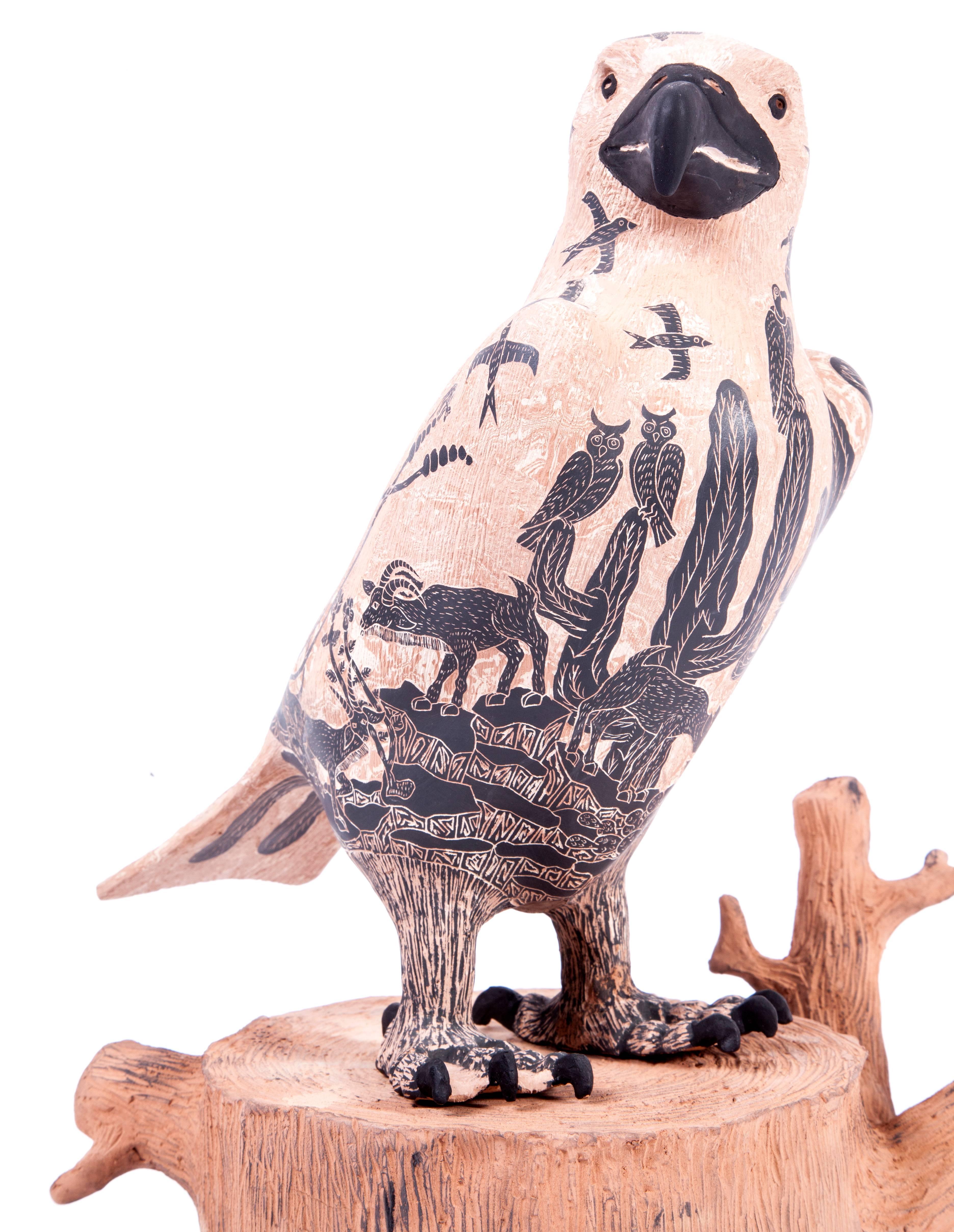 12'' Aguila en el Desierto / Ceramics Mexican Folk Art Mata Ortiz - Sculpture by Nicolas Ortiz Ortega
