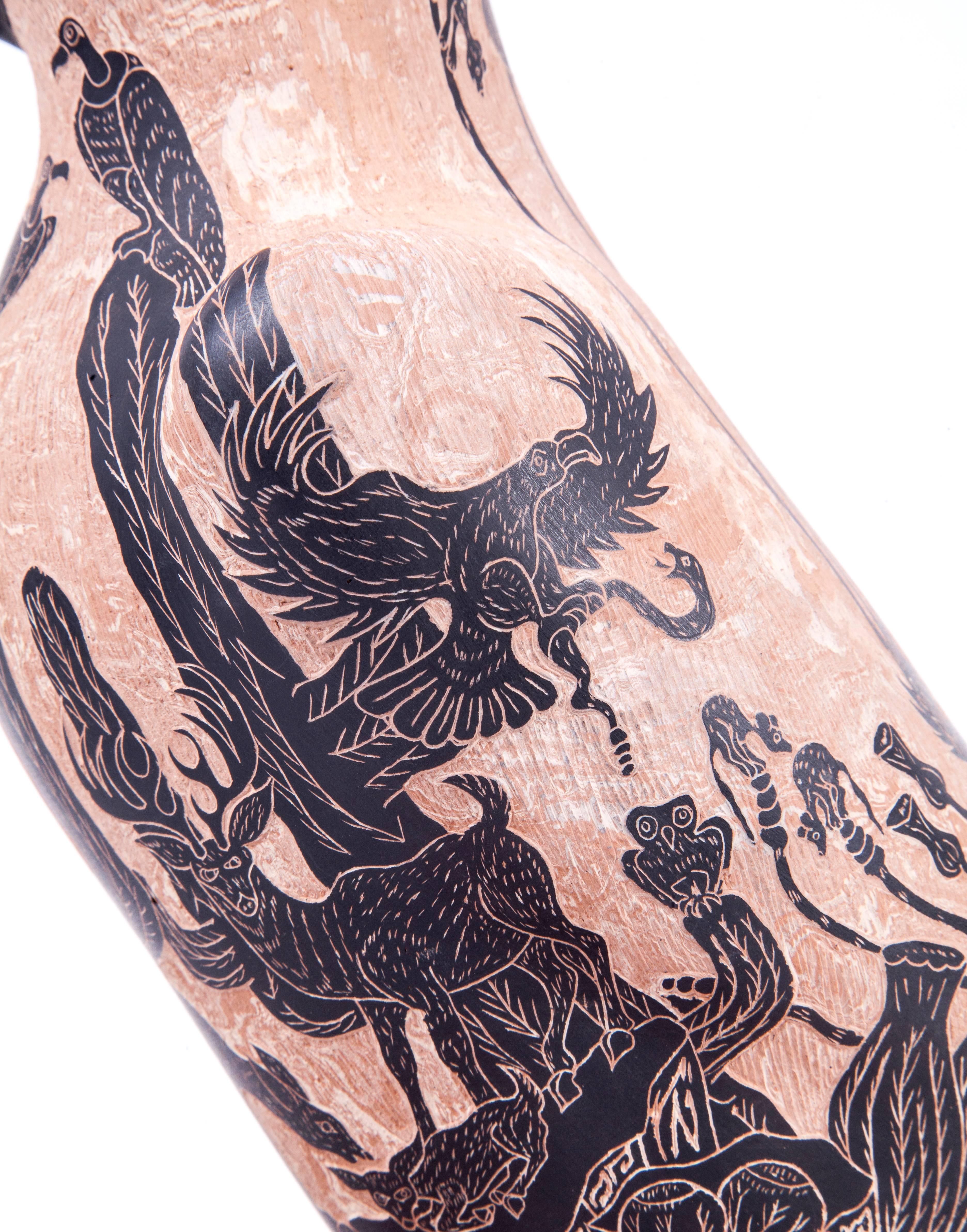 12'' Aguila en el Desierto / Ceramics Mexican Folk Art Mata Ortiz - Brown Abstract Sculpture by Nicolas Ortiz Ortega