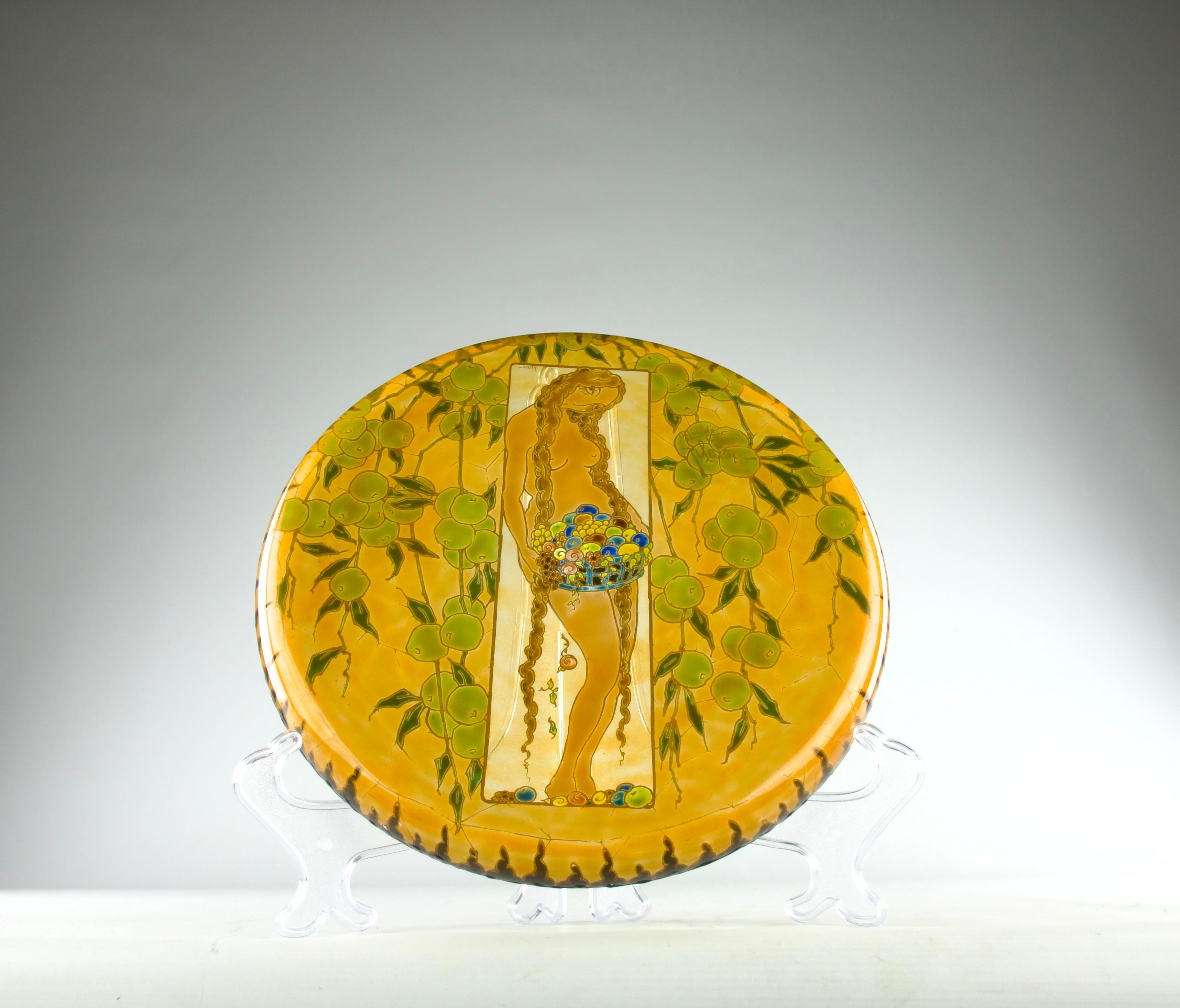 Début du 20ème siècle « Offering », œuvre d'art en verre émaillé de Nicolas Platon Argyriades, Art déco 1920 en vente
