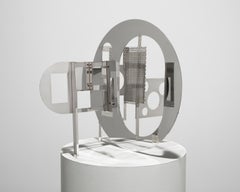 "Lux-XI", scultura parigina luminodinamica in acciaio inox ad alta specularità