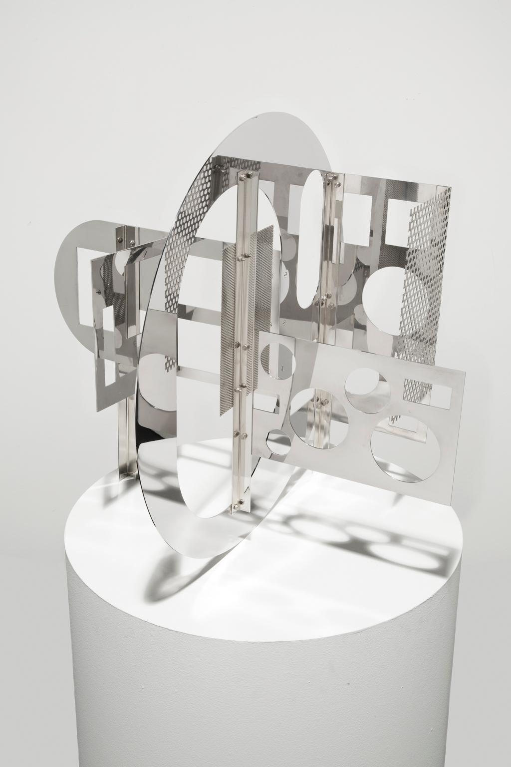 „Lux-XI“, Pariser lumino dynamische, hoch verspiegelte Edelstahl-Skulptur im Angebot 3