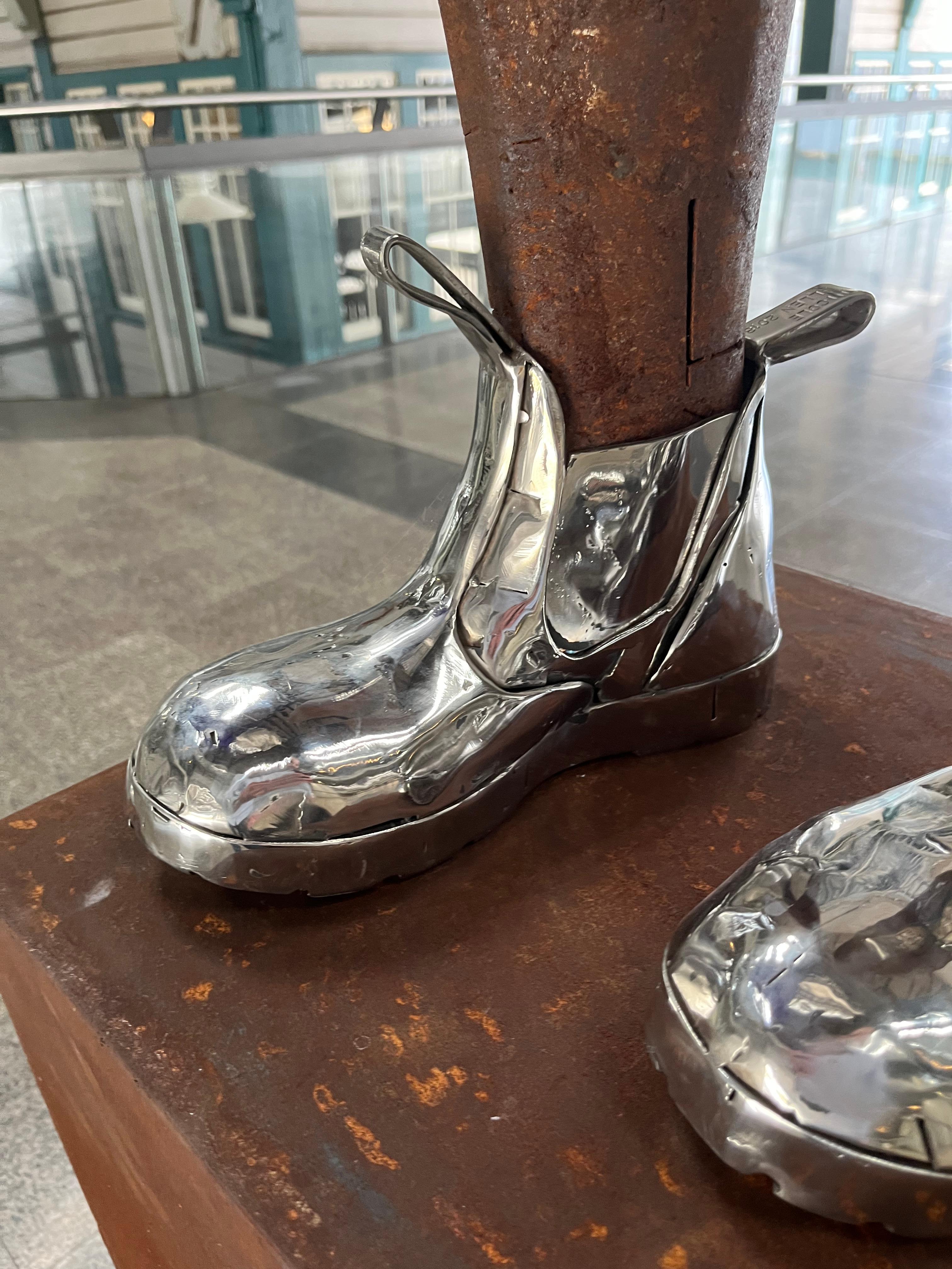 Diese Stiefel sind für Spaziergänger gemacht (Zeitgenössisch), Sculpture, von Nicole Allen