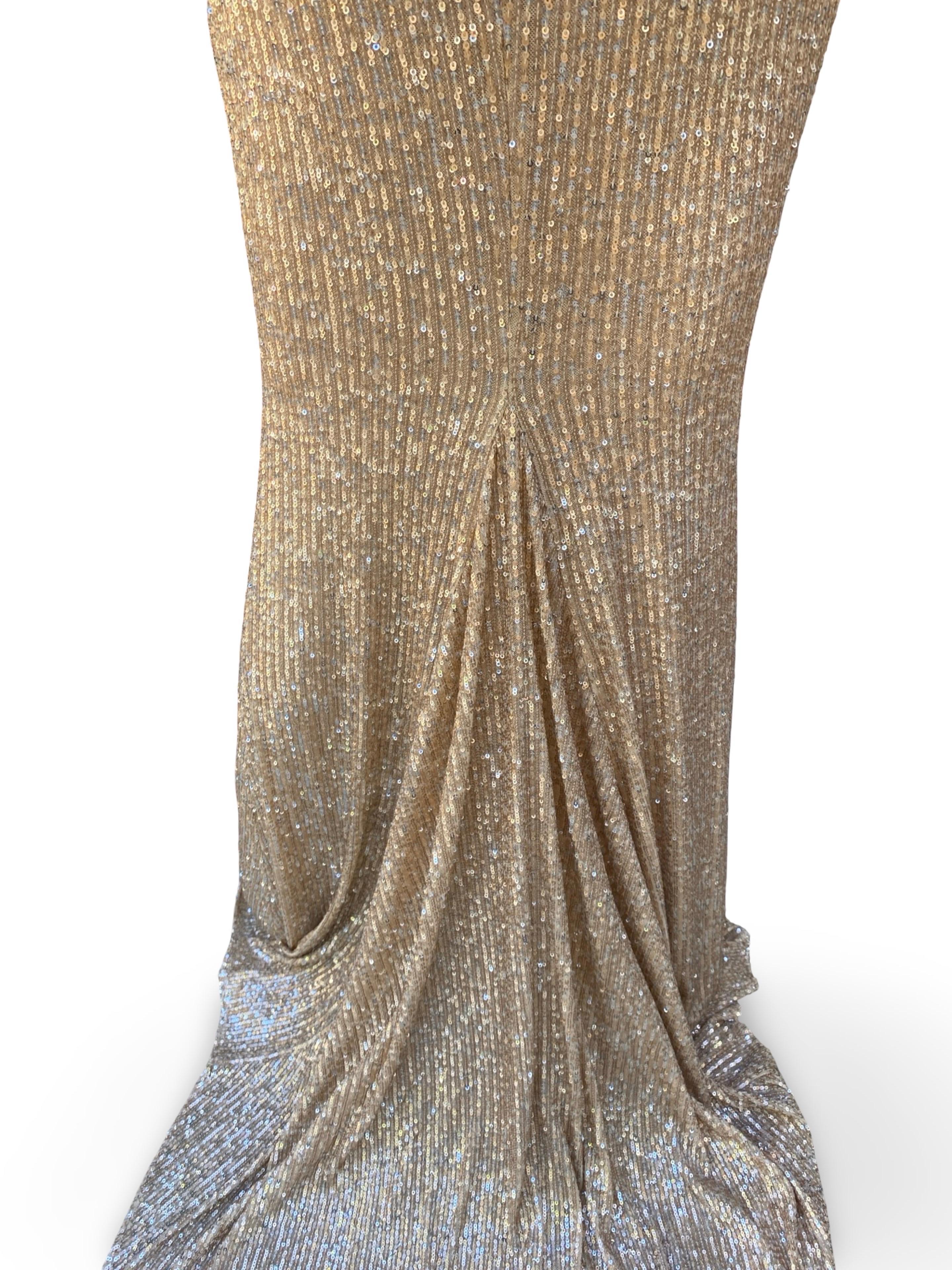 Nicole Bakti Flüssigkeit Rose Gold Pailletten Halter Abendkleid w / lange Schleppe Größe 8 im Angebot 9