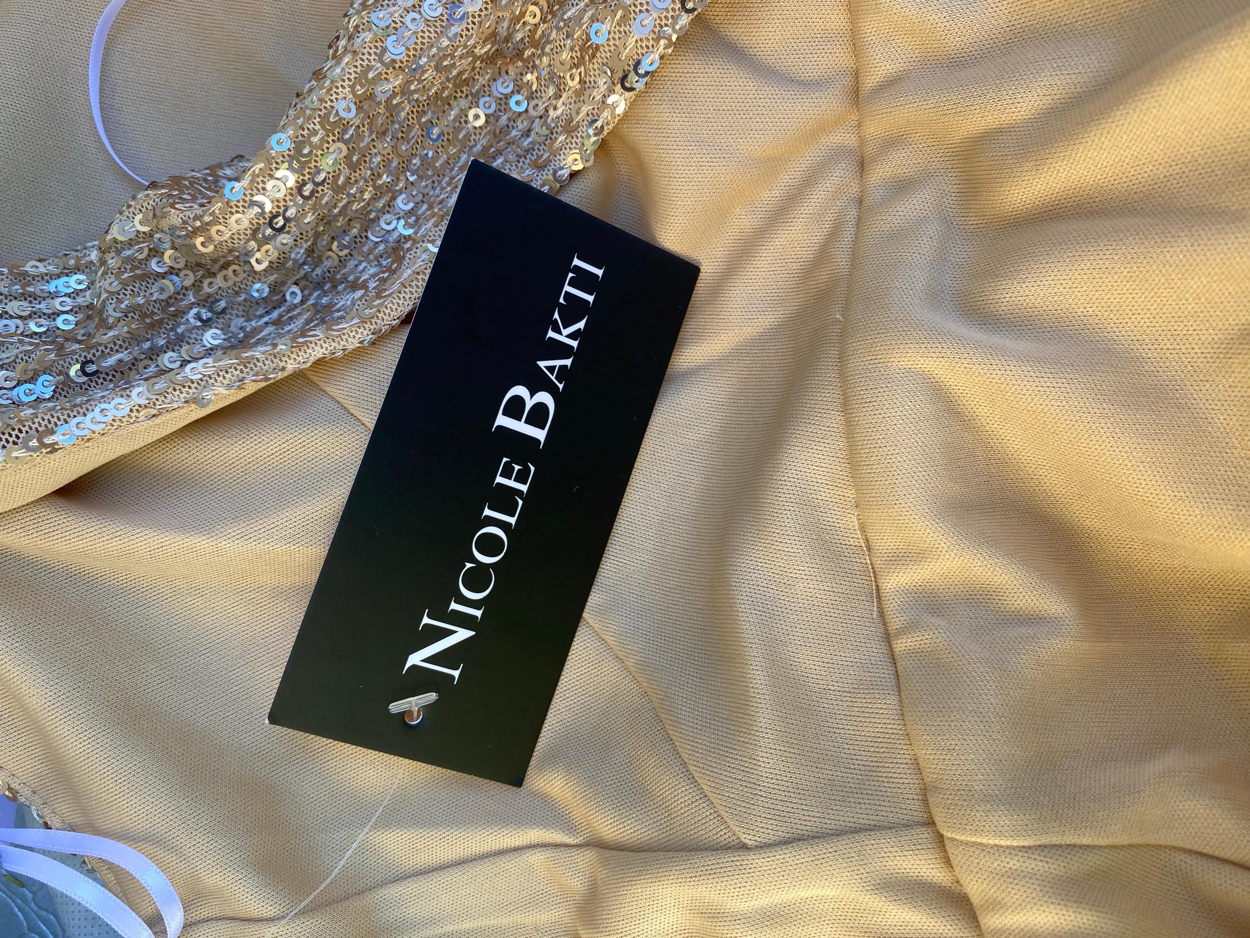 Nicole Bakti Flüssigkeit Rose Gold Pailletten Halter Abendkleid w / lange Schleppe Größe 8 im Angebot 13