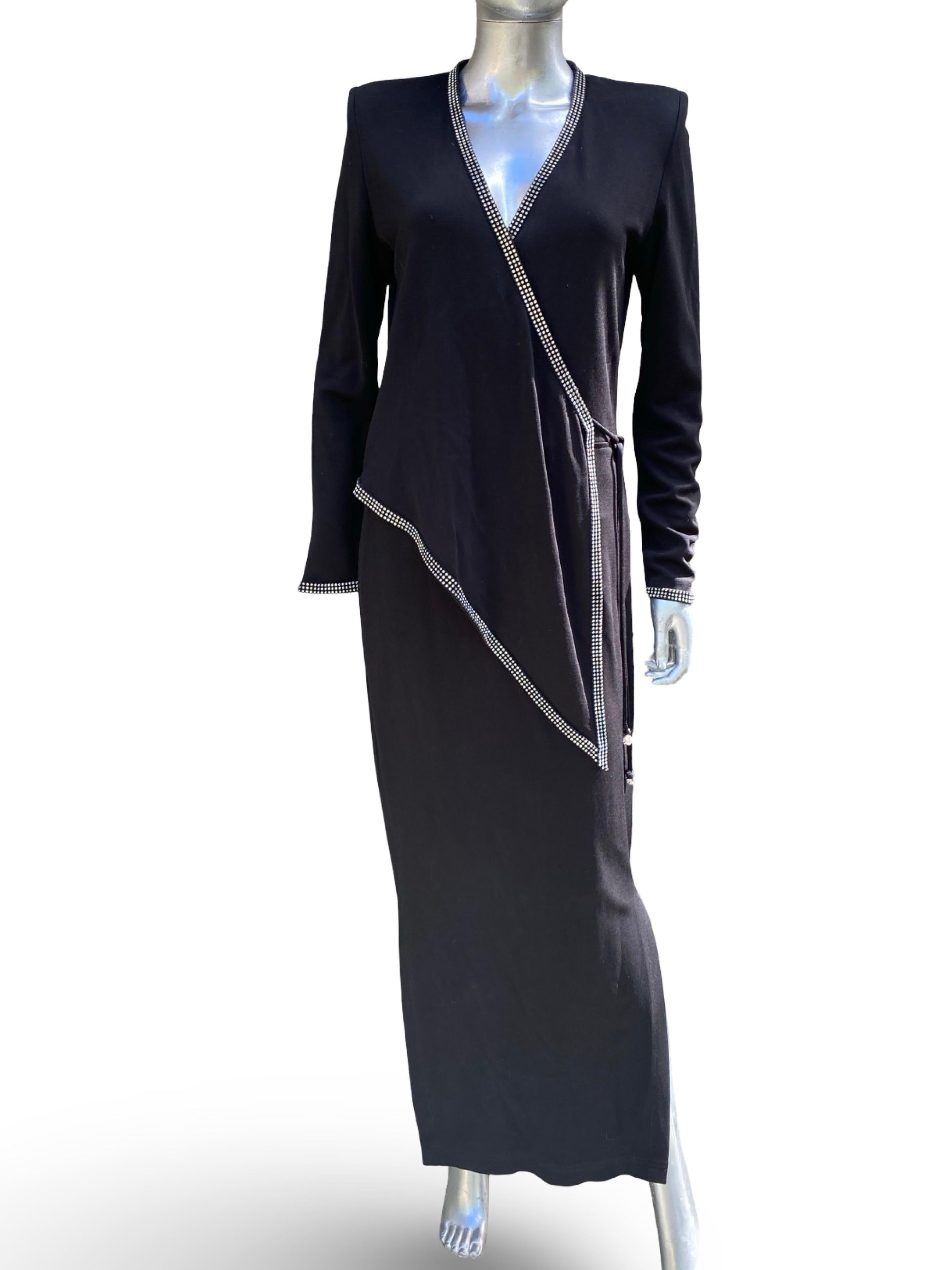 Nicole Bakti Tailored Black Wrap Cocktail  Kleid mit Strassbesatz Größe M im Angebot 1