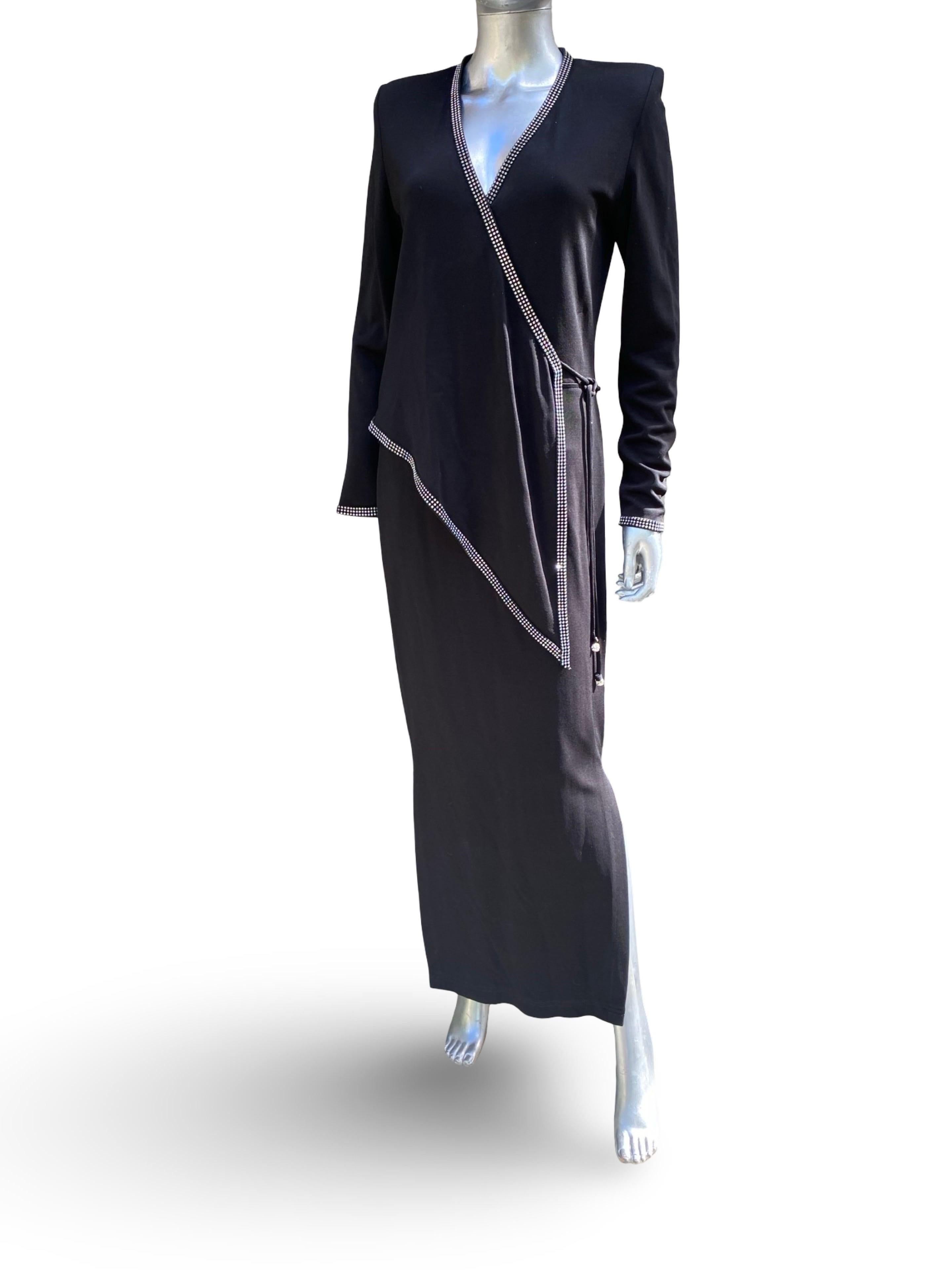 Nicole Bakti Tailored Black Wrap Cocktail  Kleid mit Strassbesatz Größe M im Angebot 4