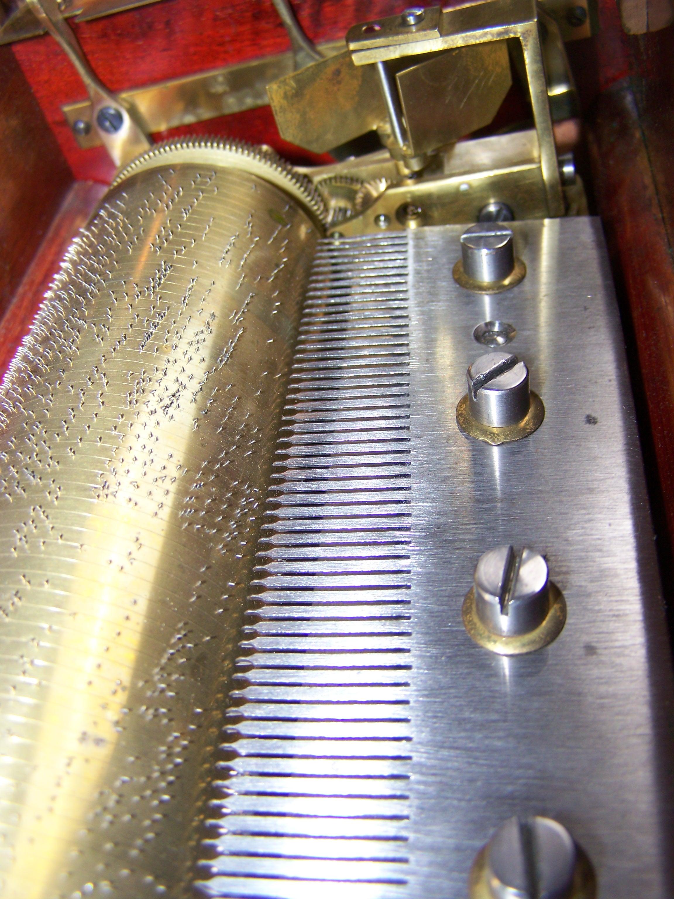 Nicole Freres carillon a mandolino a 6 melodie in vendita 7