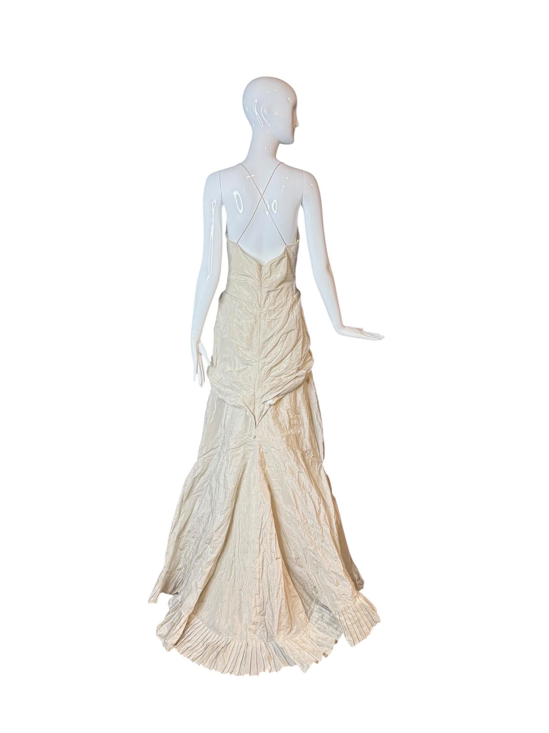 Beige Nicole Miller 1990 - Robe de mariée en taffetas ivoire métallisé avec corsage en cristal en vente