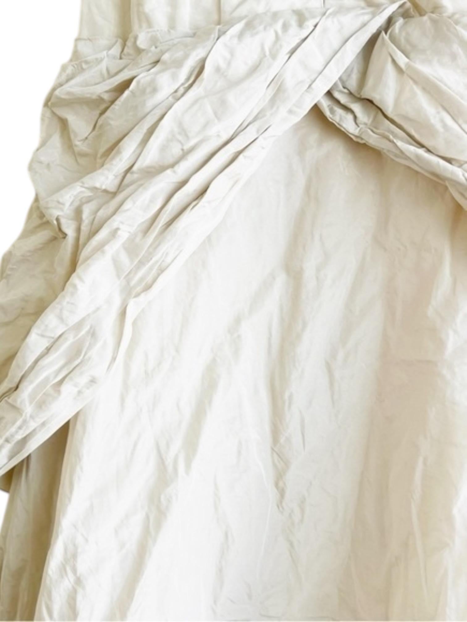 Nicole Miller 1990 - Robe de mariée en taffetas ivoire métallisé avec corsage en cristal en vente 4