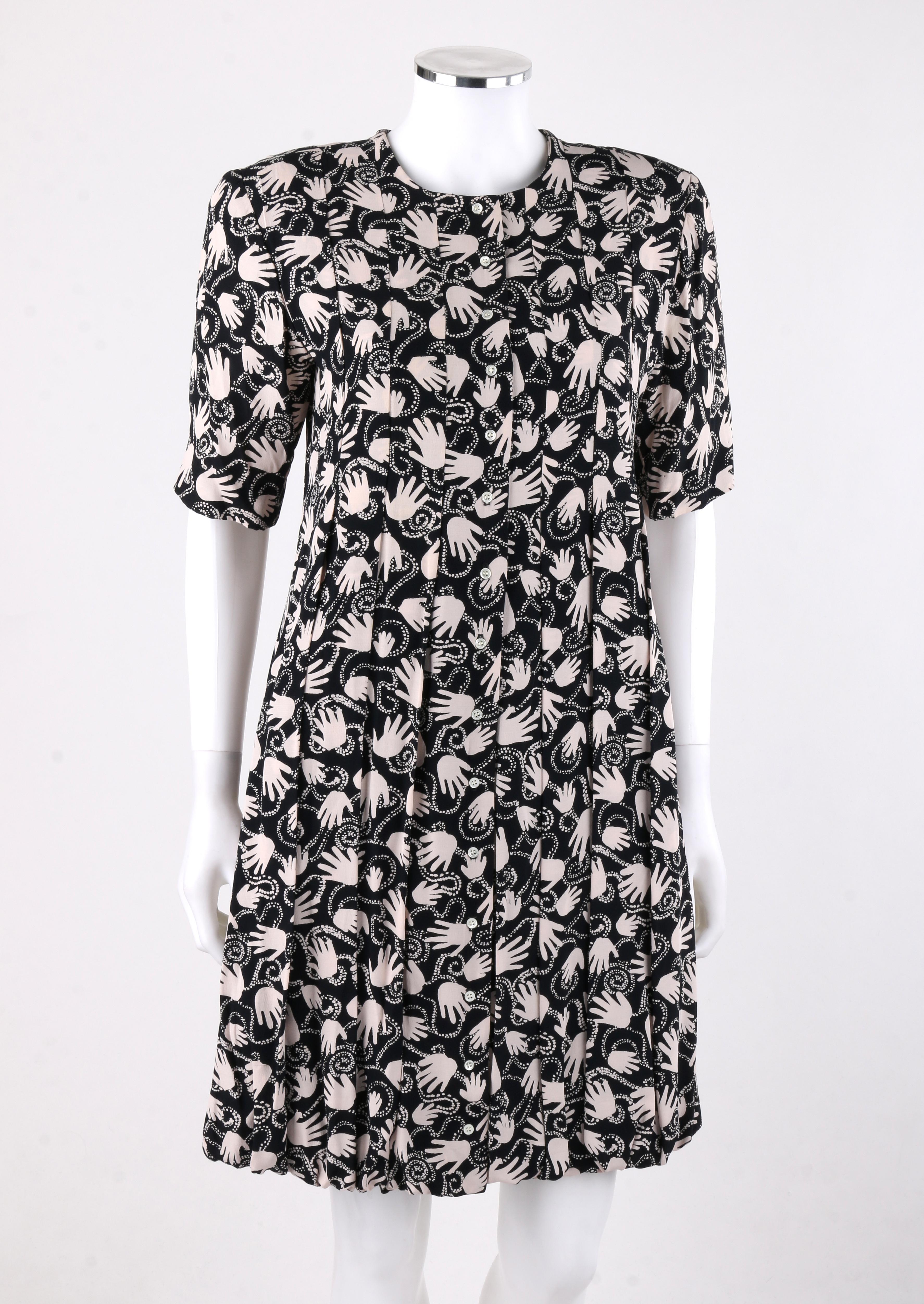 NICOLE MILLER ca. 1980er Jahre Limitierte Auflage Schwarz-Weißes Kleid mit Handdruck und Knopfleiste im Zustand „Gut“ im Angebot in Thiensville, WI