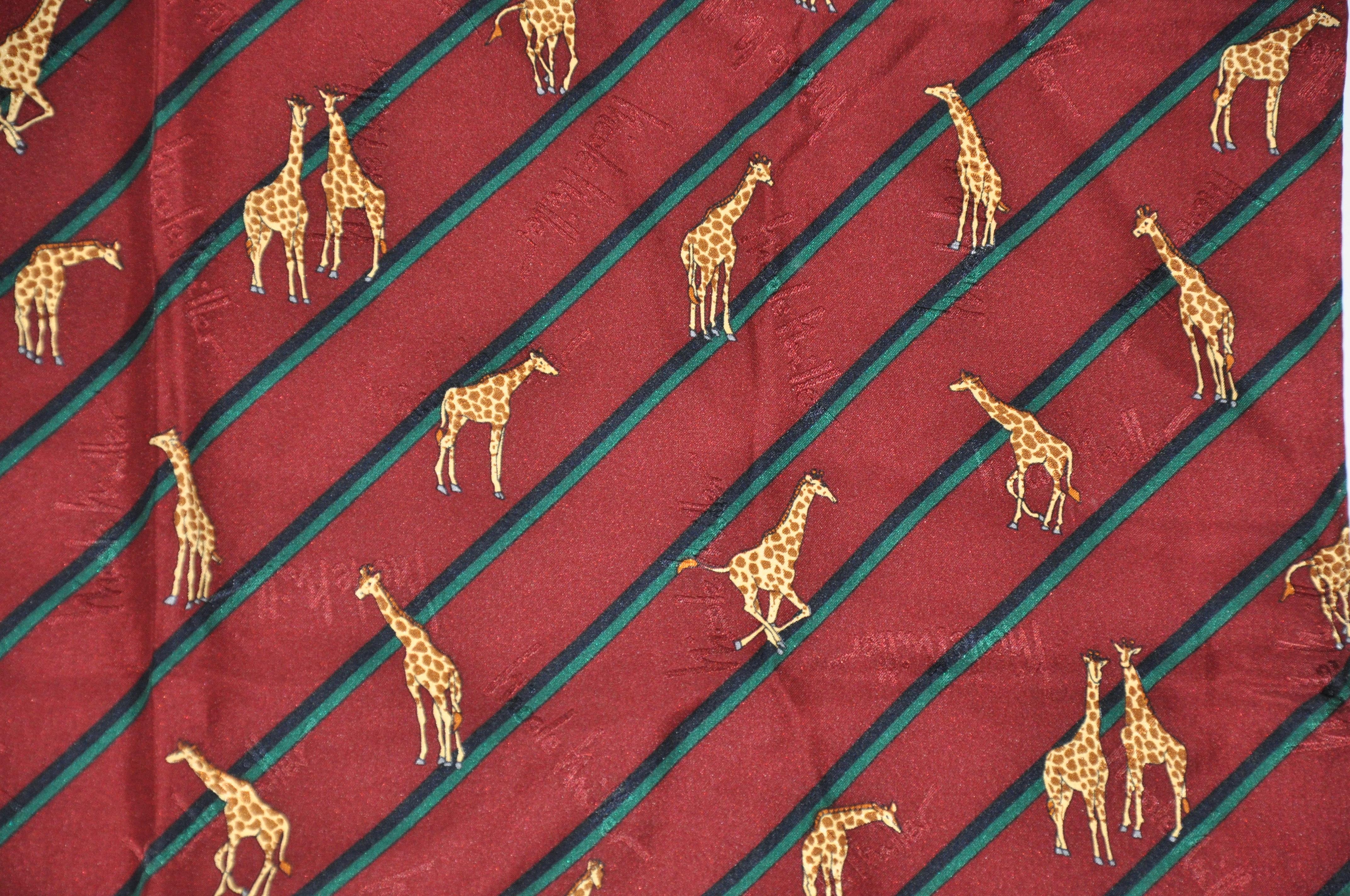 Écharpe en soie Nicole Miller « Limited Edition » « Striped Giraffes » en vente 8