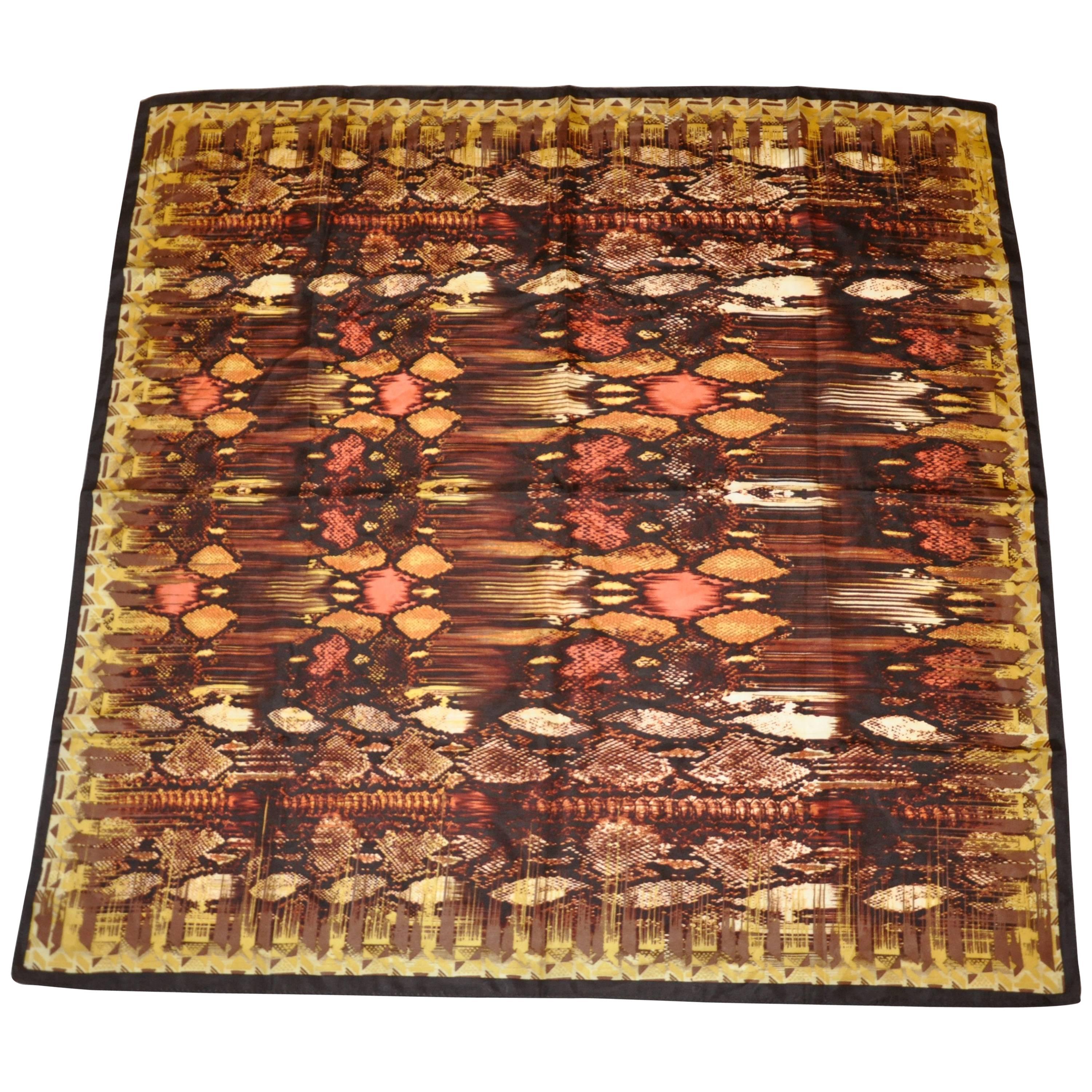 Nicole Miller Shades of Warm - Écharpe en soie marron chaud à motif serpent d'automne