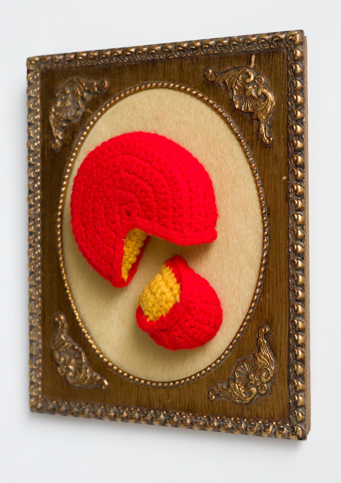 « Gouda Cheese », alimentation, textiles, acrylique au crochet dans un cadre vintage - Contemporain Art par Nicole Nikolich, Lace in the Moon