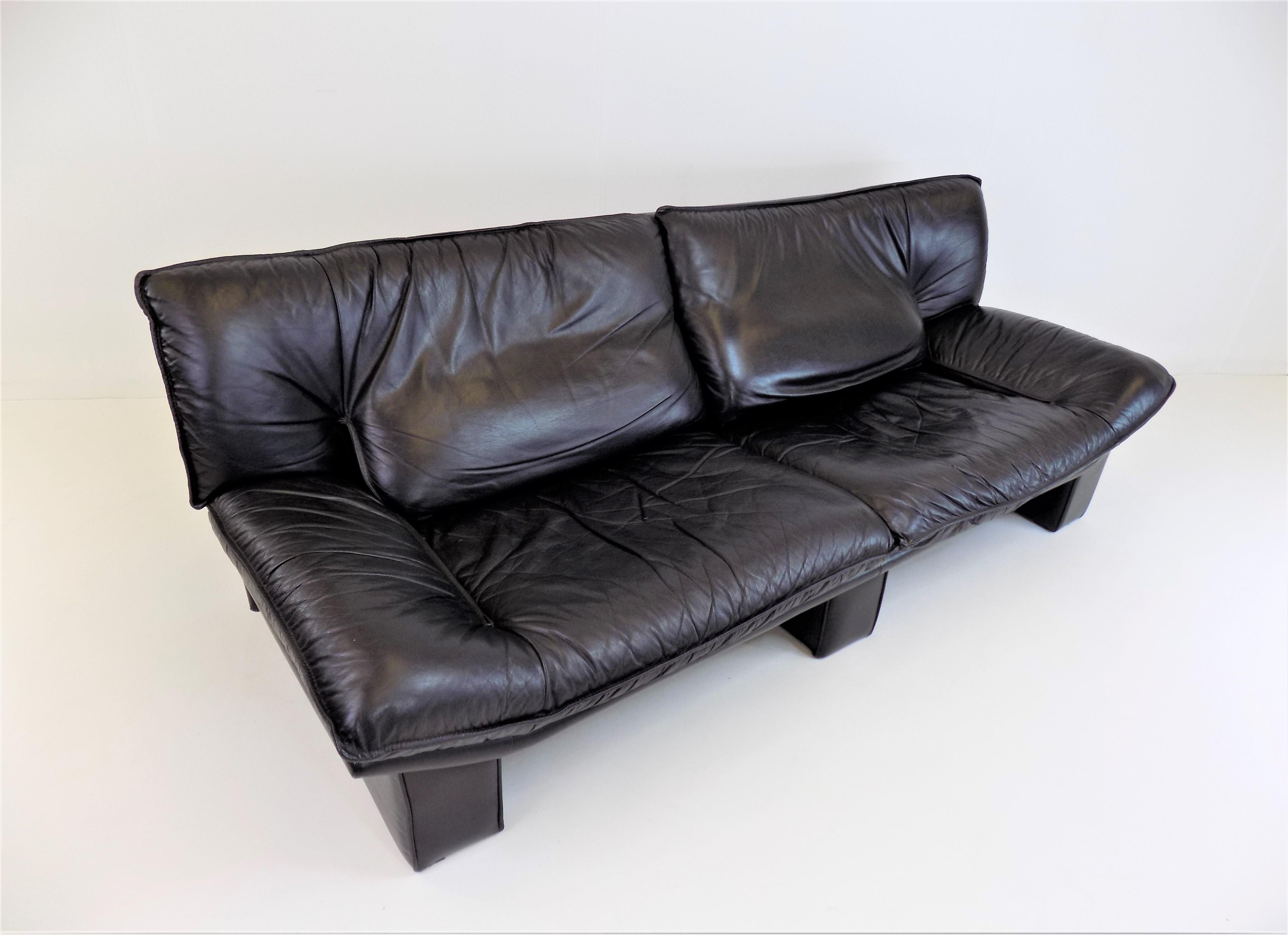 Nicoletti Salotti ambassador black leather living room set 3