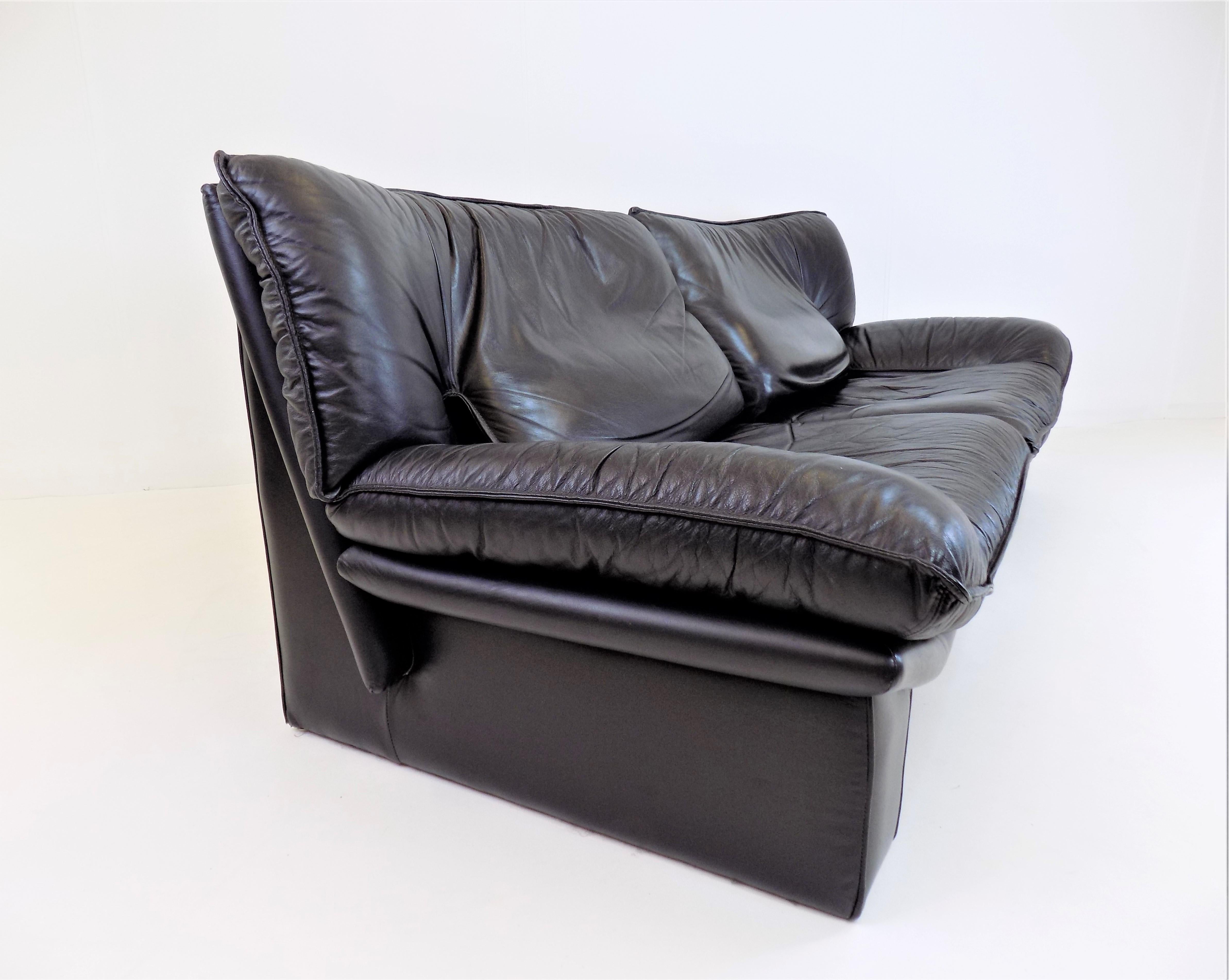 Nicoletti Salotti ambassador black leather living room set 4