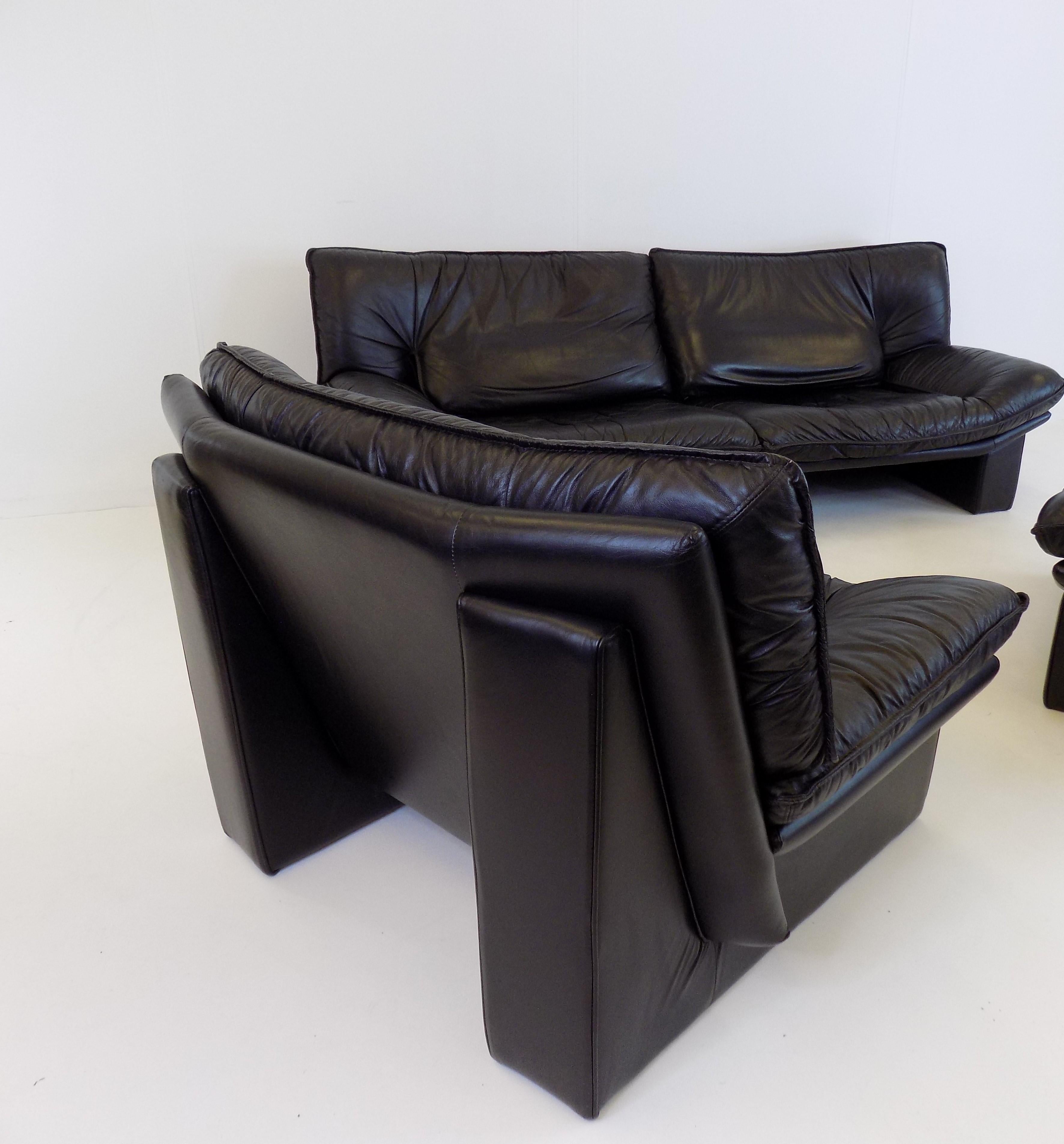 Post-Modern Nicoletti Salotti ambassador black leather living room set
