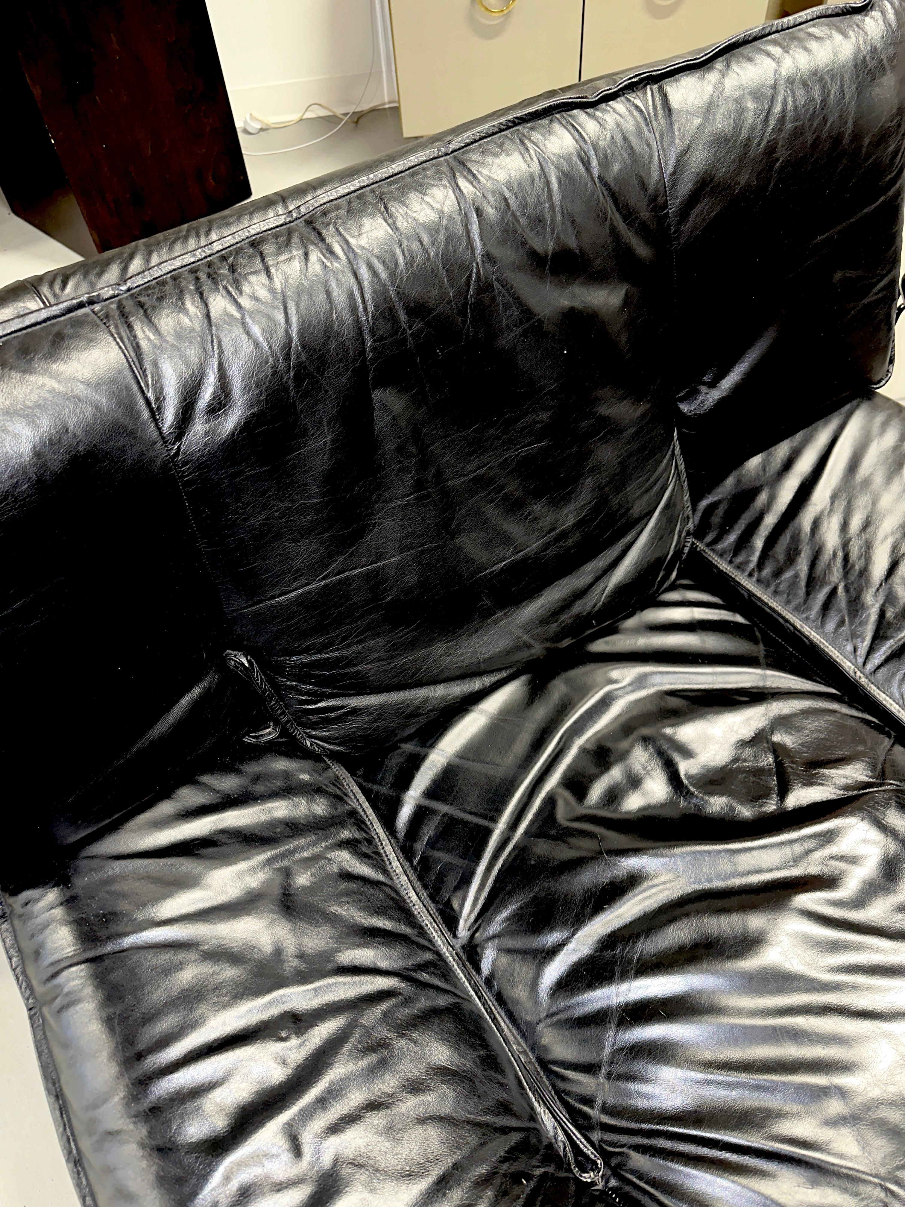Nicoletti Salotti Chaise longue et pouf en cuir noir en vente 7