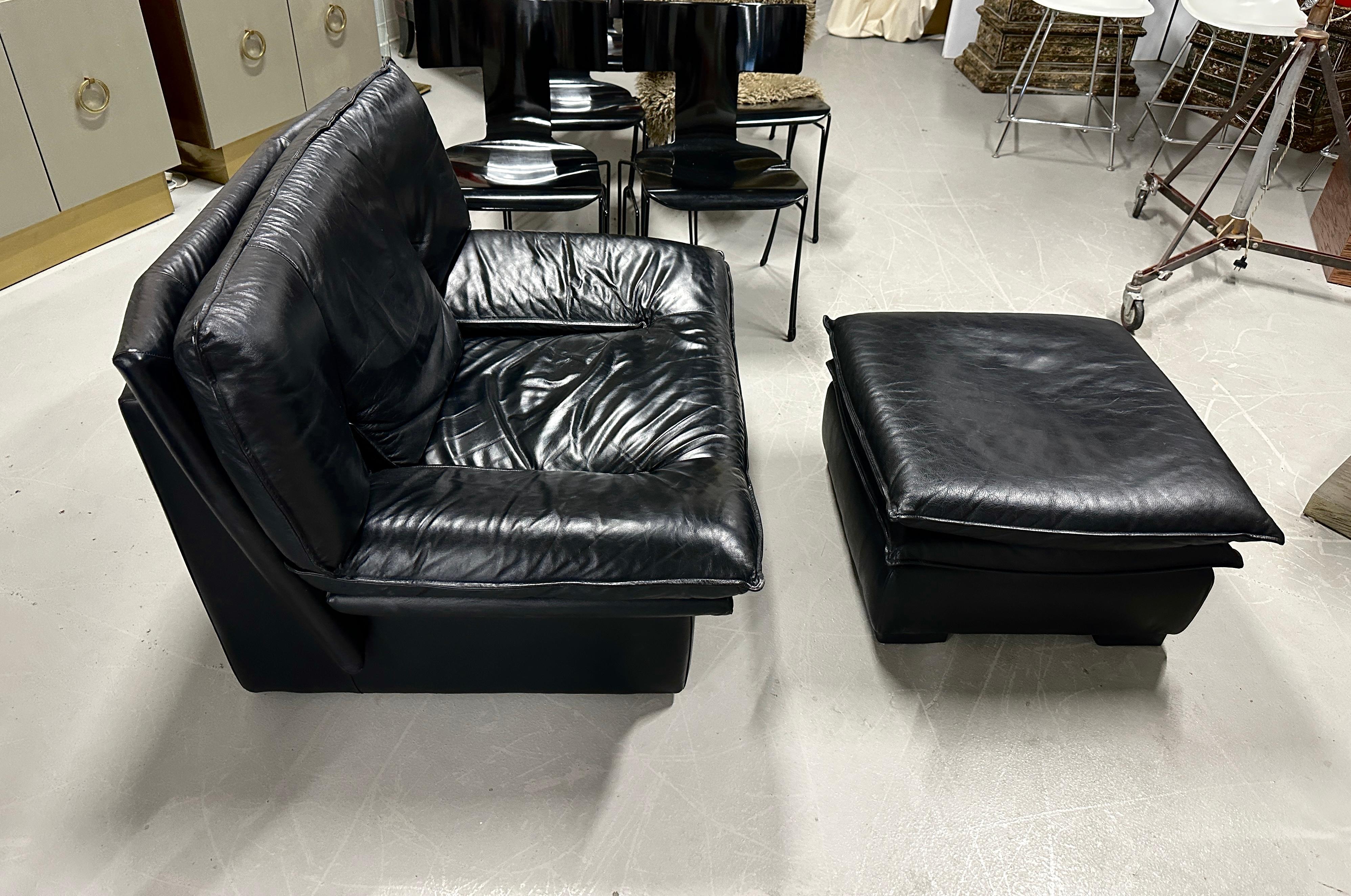 Nicoletti Salotti Black Leather Lounge Chair and Ottoman In Good Condition For Sale In Palm Springs, CA
