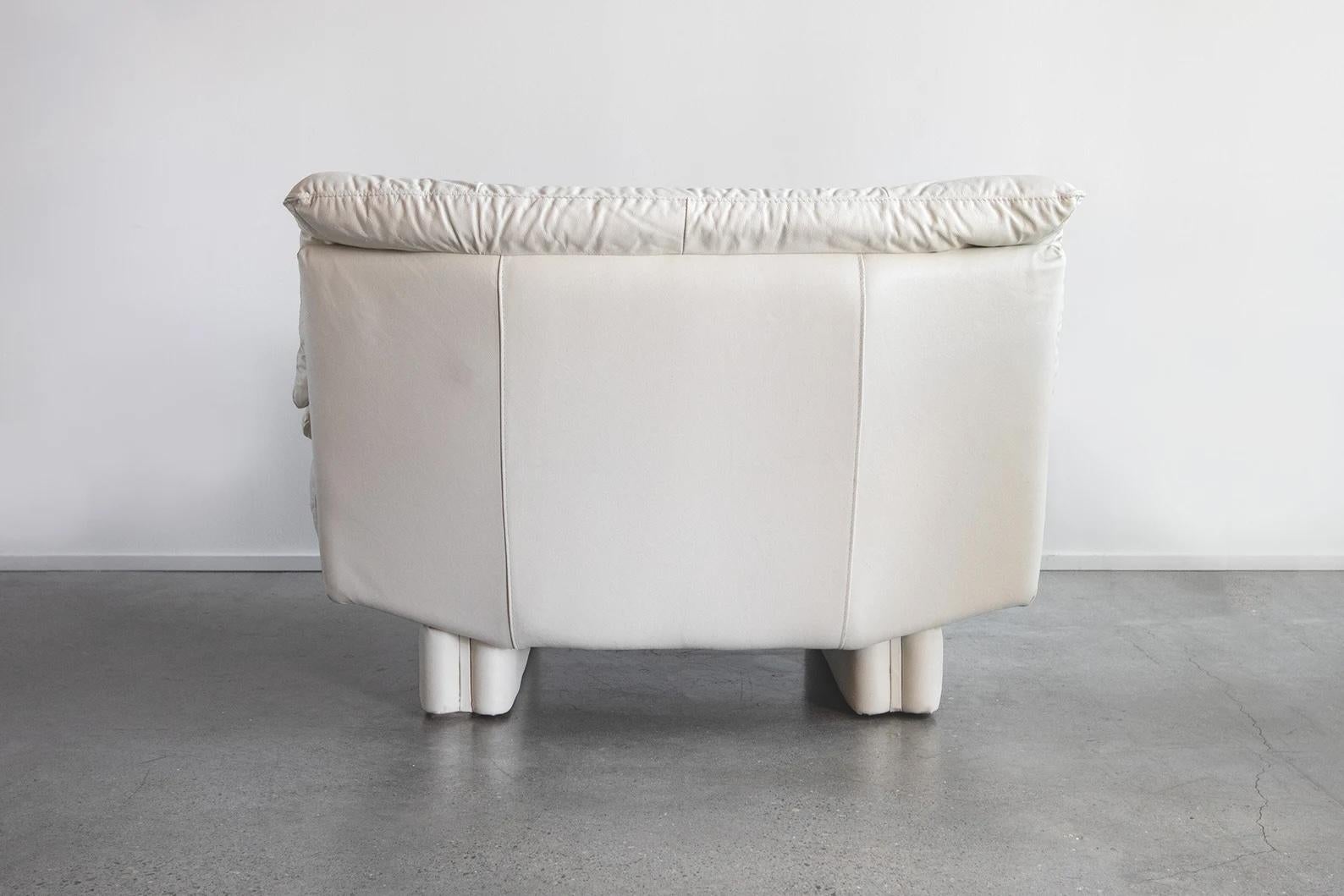 Nicoletti Salotti Italian Leather Chair Loveseat Cream c. 1970 In Excellent Condition For Sale In Portland, OR