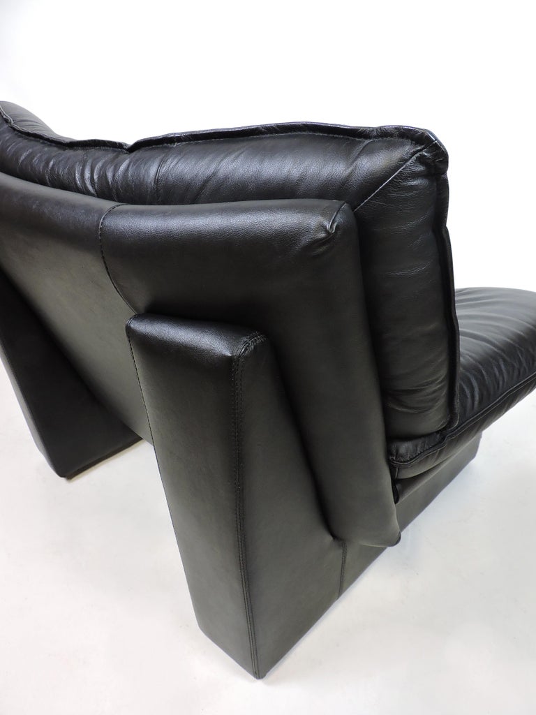 Nicoletti Salotti Italian Post Modern Black Leather Lounge Chair at