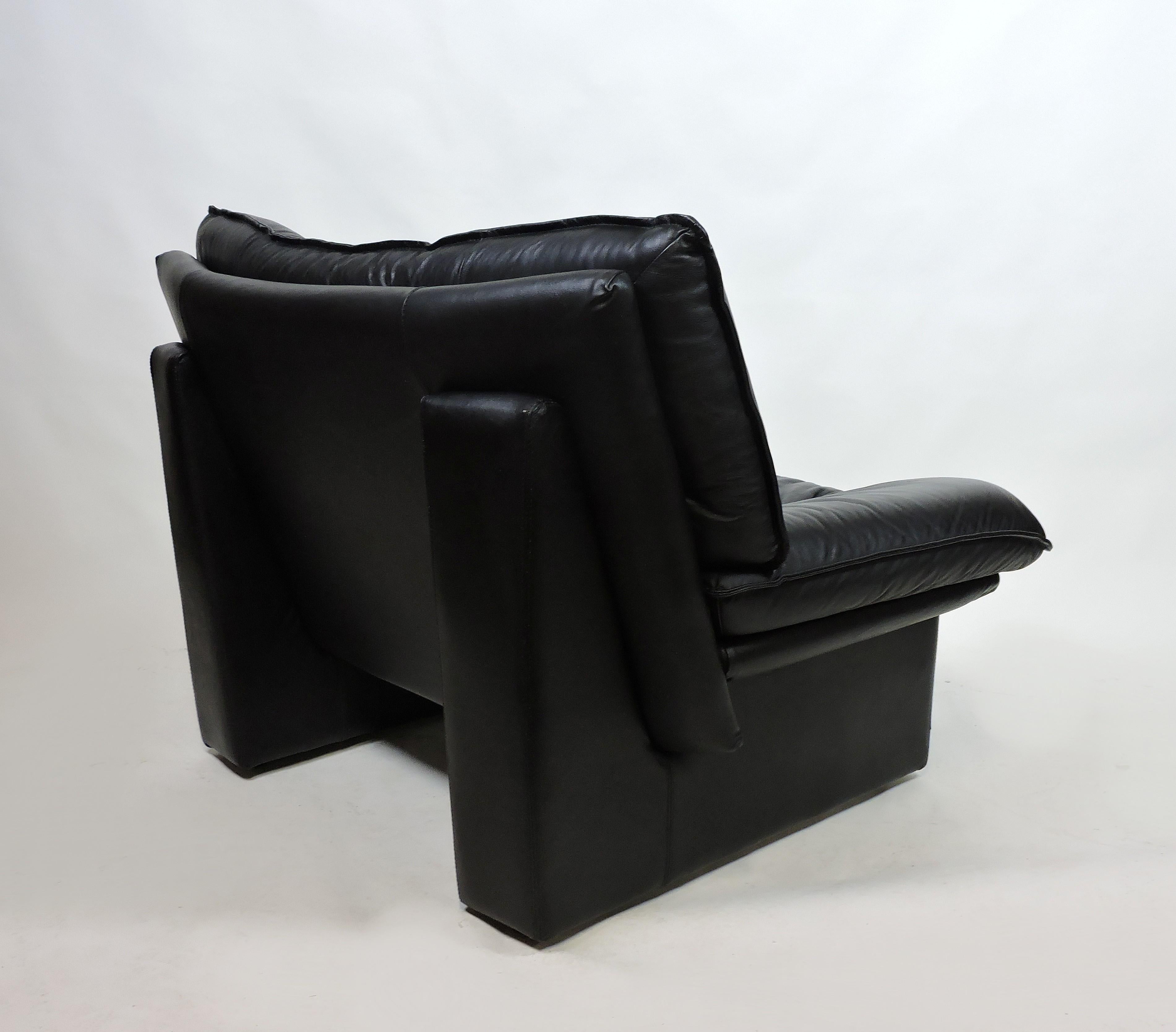 Nicoletti Salotti Italian Post Modern Black Leather Lounge Chair In Good Condition In Chesterfield, NJ