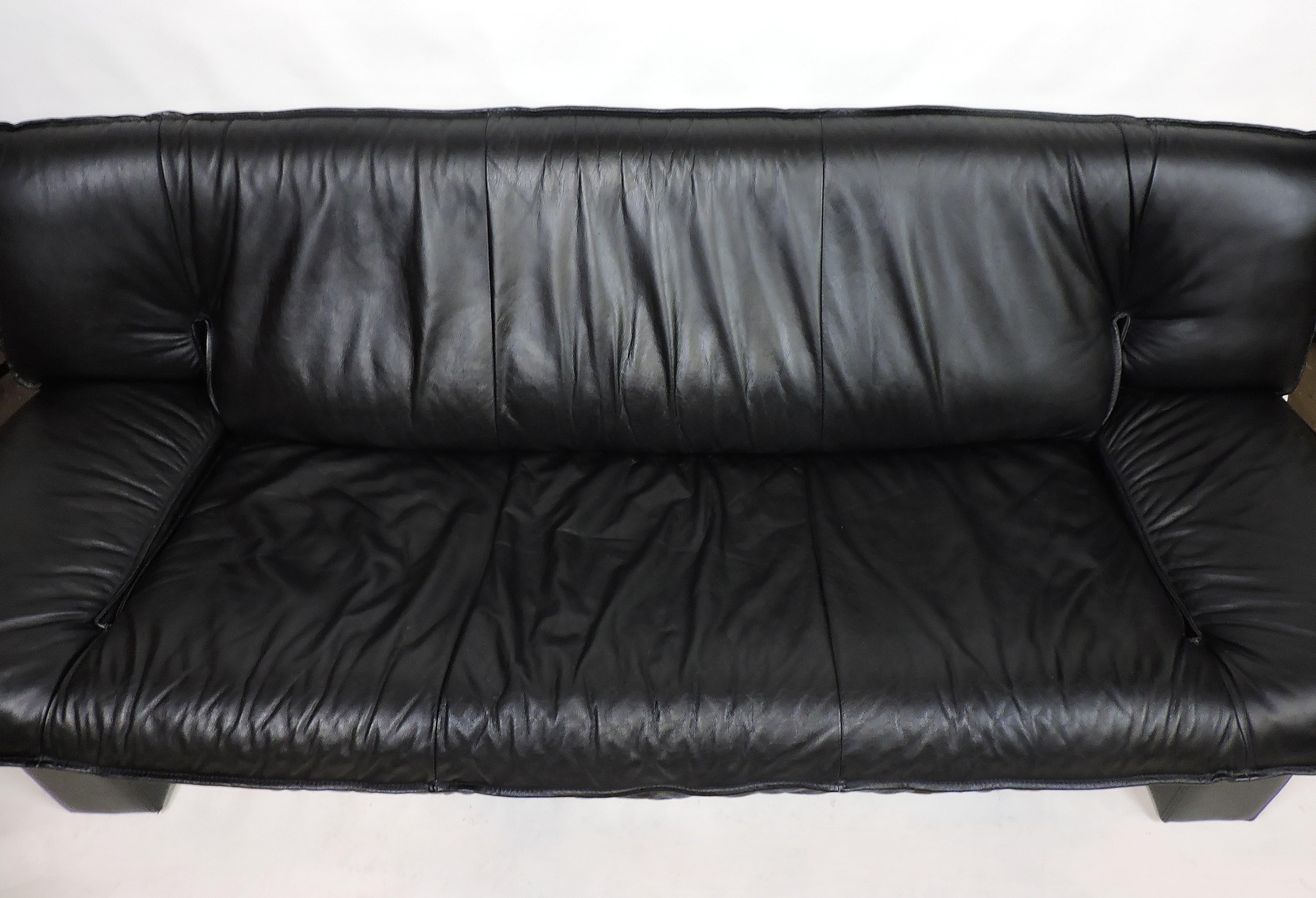 nicoletti sofa