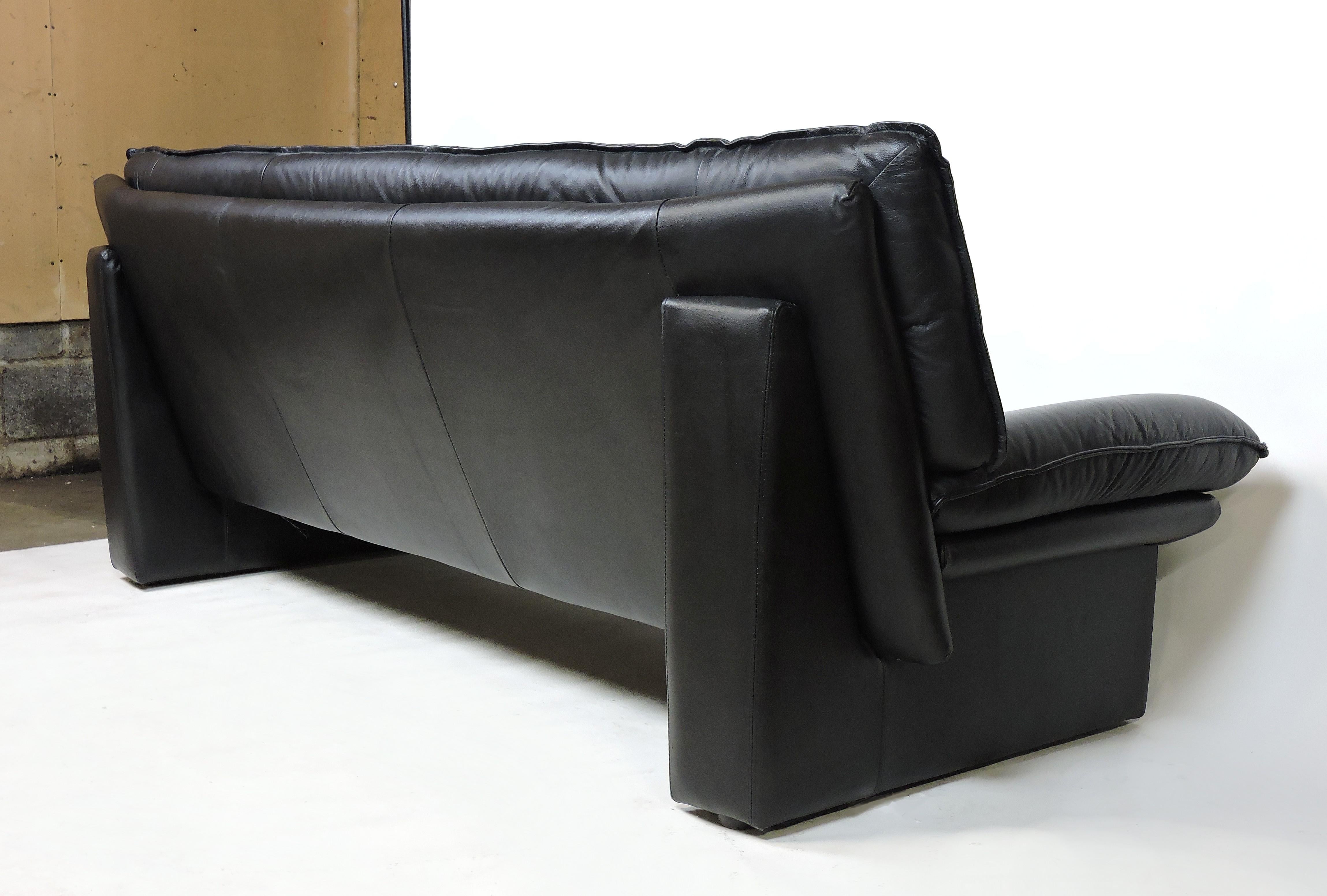 Late 20th Century Nicoletti Salotti Italian Post Modern Black Leather Sofa