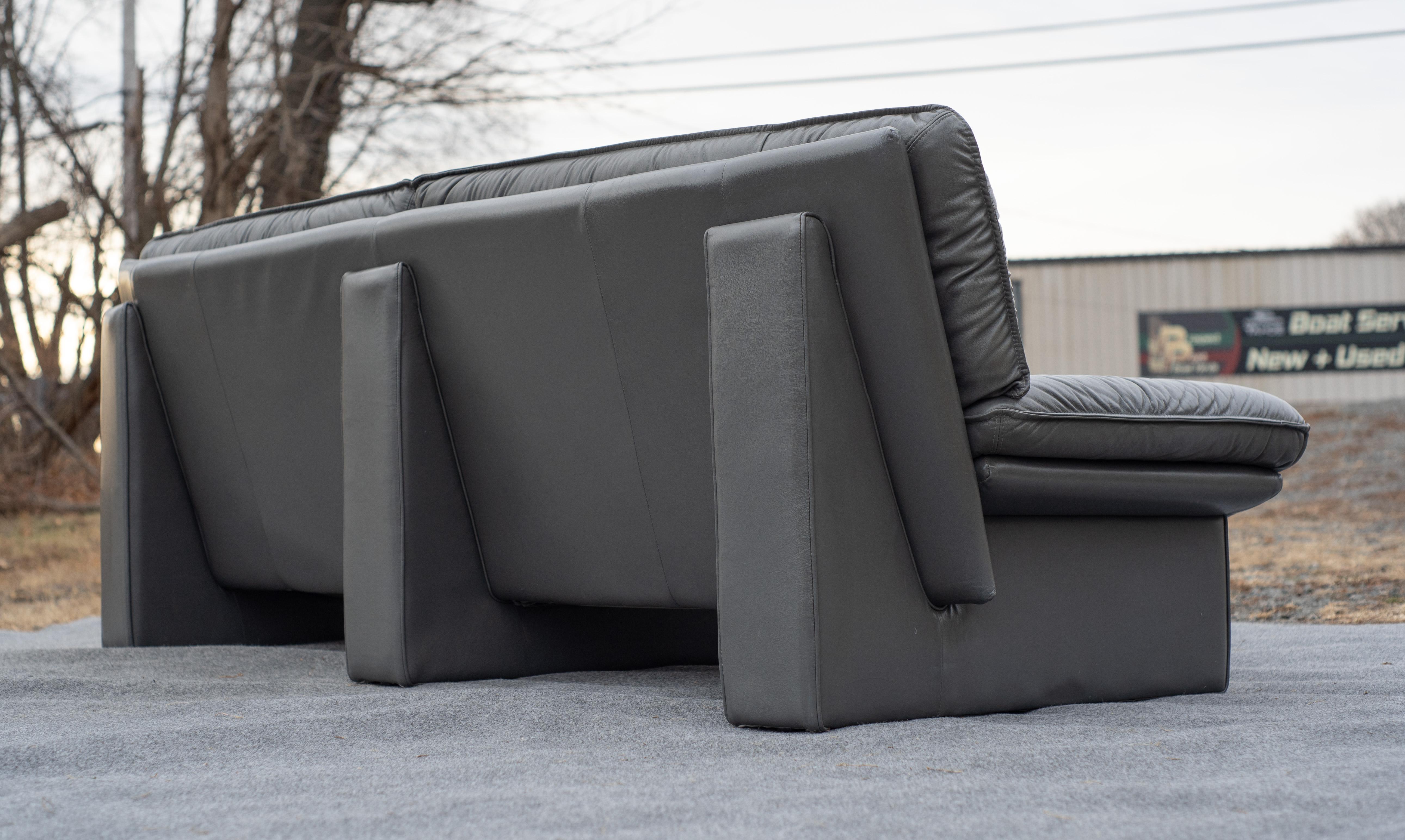 Nicoletti Salotti Italian Slate Leather Large Post Modern Three-Seater Sofa 5