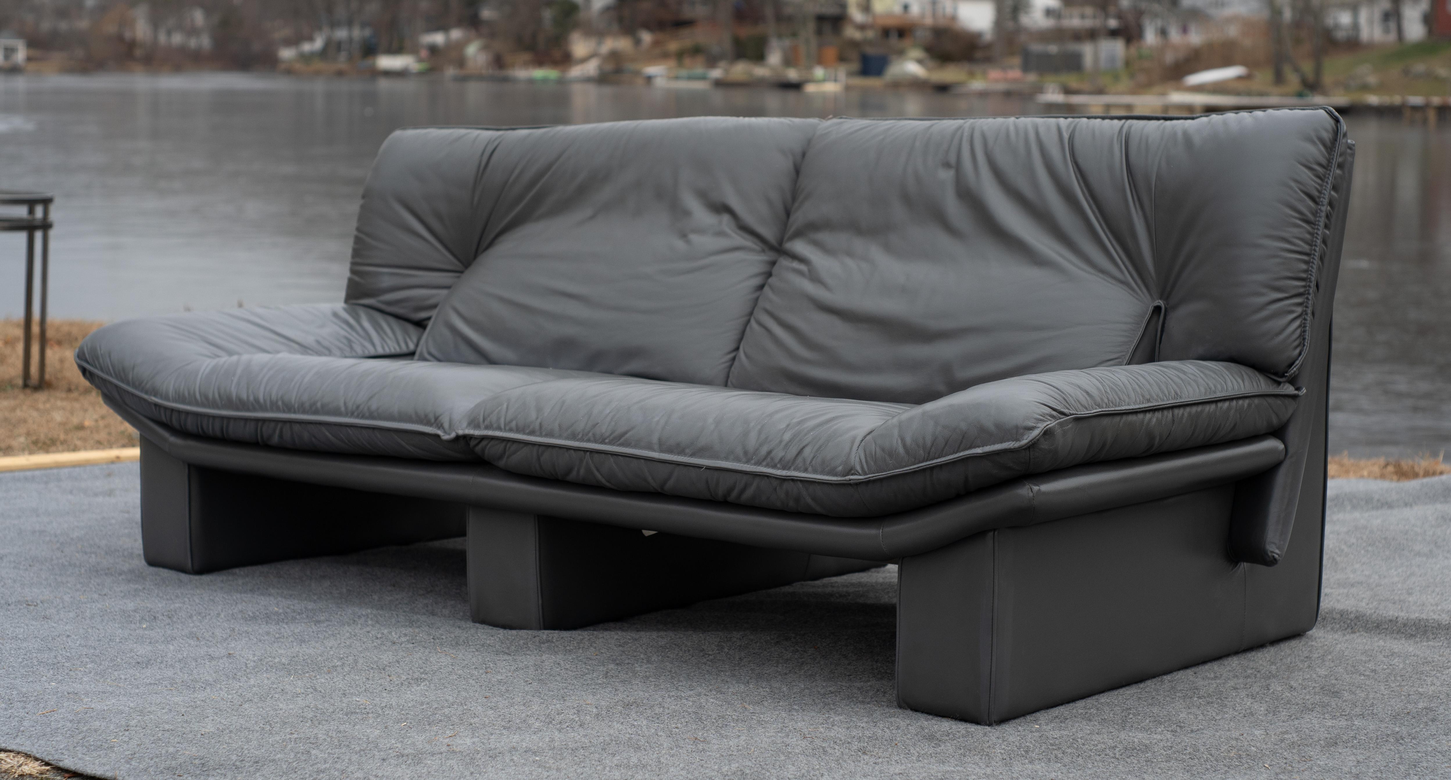 Post-Modern Nicoletti Salotti Italian Slate Leather Large Post Modern Three-Seater Sofa