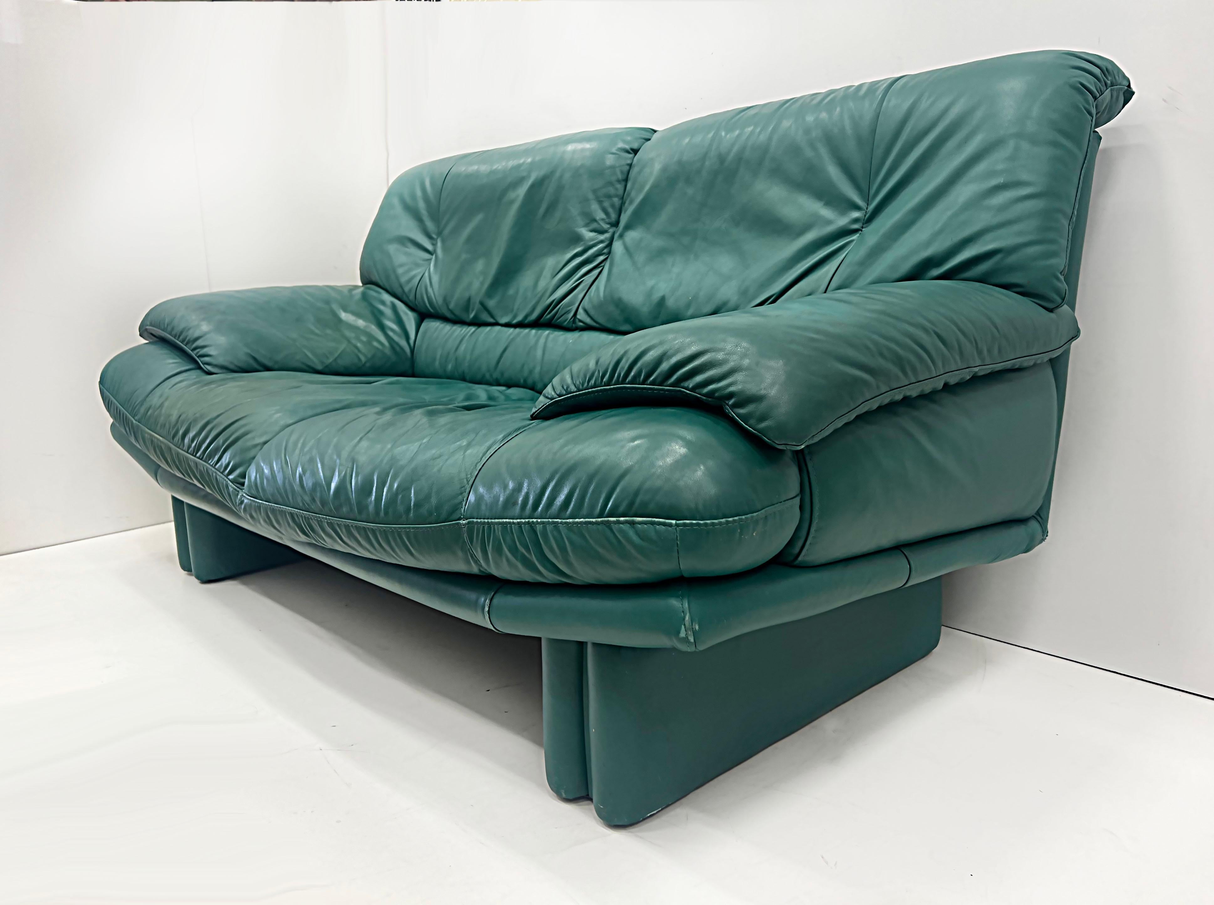 nicoletti sofa