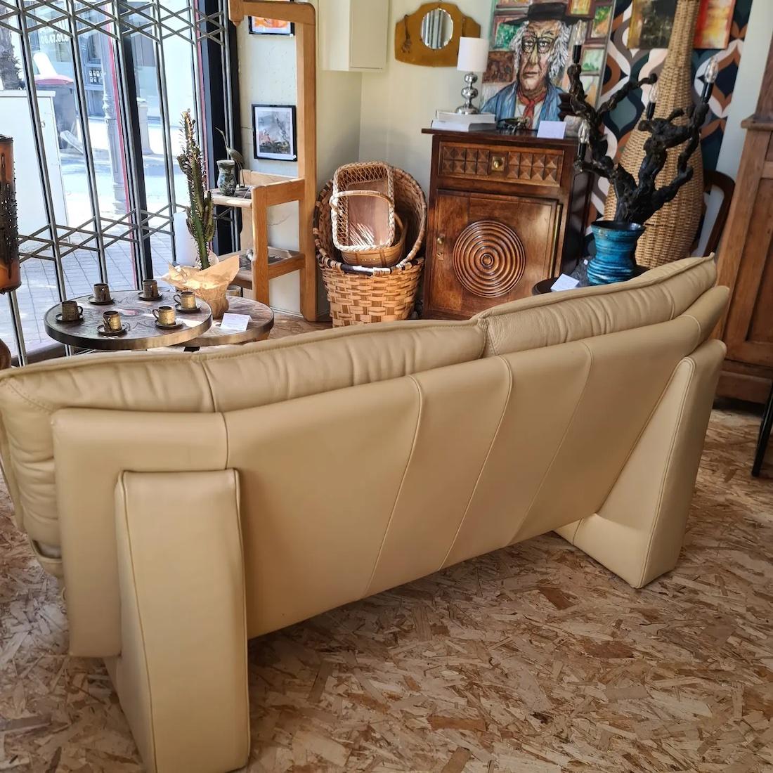 Postmodernes italienisches Leder-Sofa von Nicoletti Salotti im Angebot 5