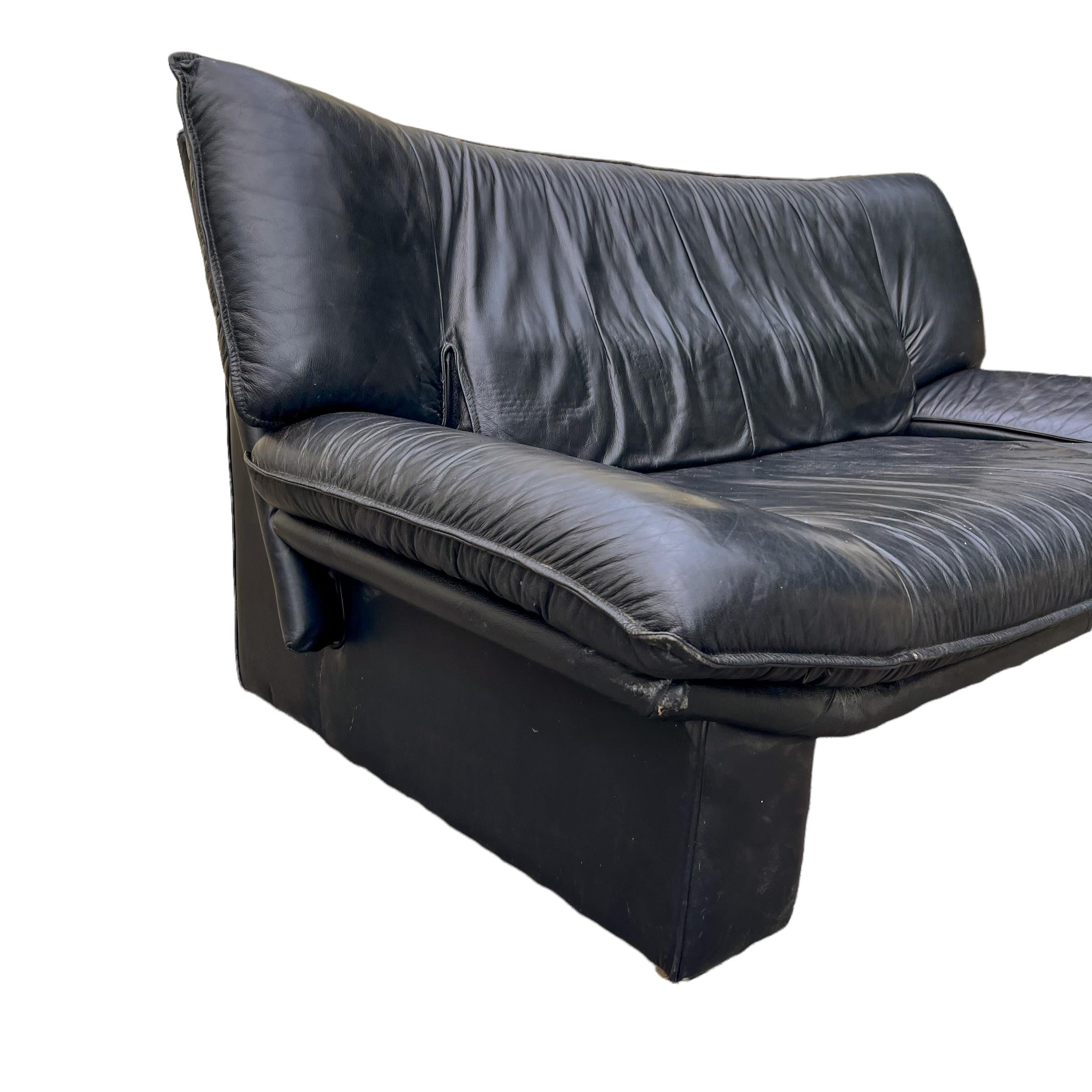 Post-Modern Nicoletti Salotti Postmodern Italian Black Leather Sofa