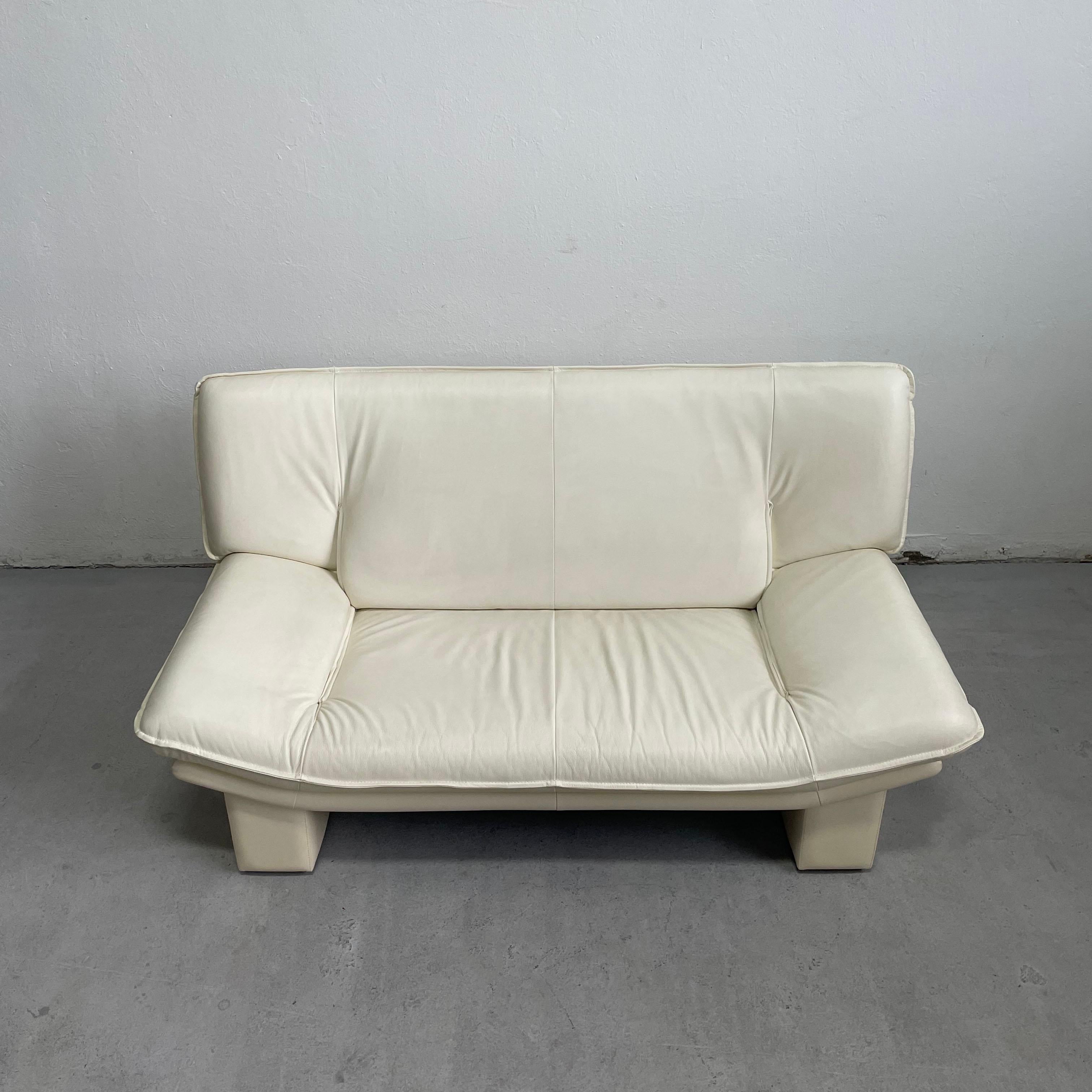 Post-Modern Nicoletti Salotti Postmodern Italian Ivory White Leather or Leatherete Sofa 1980