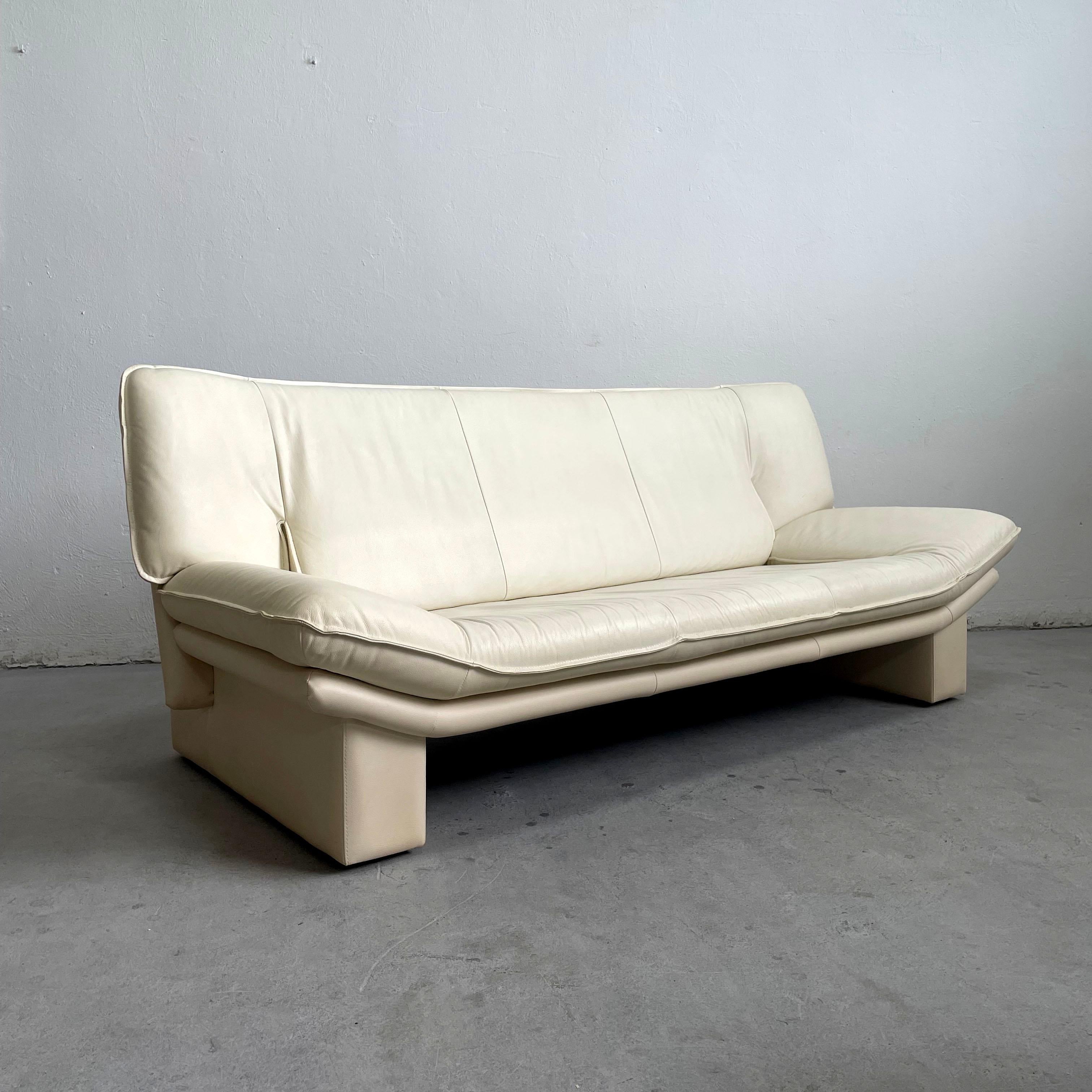 Nicoletti Salotti Postmodern Italian Ivory White Leather or Leatherette Sofa 1