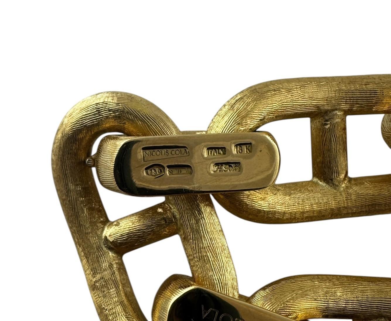 Nicolis Cola 18K Yellow Gold Textured Large Oval Mariner Link Bracelet #22314 In Good Condition For Sale In Washington Depot, CT