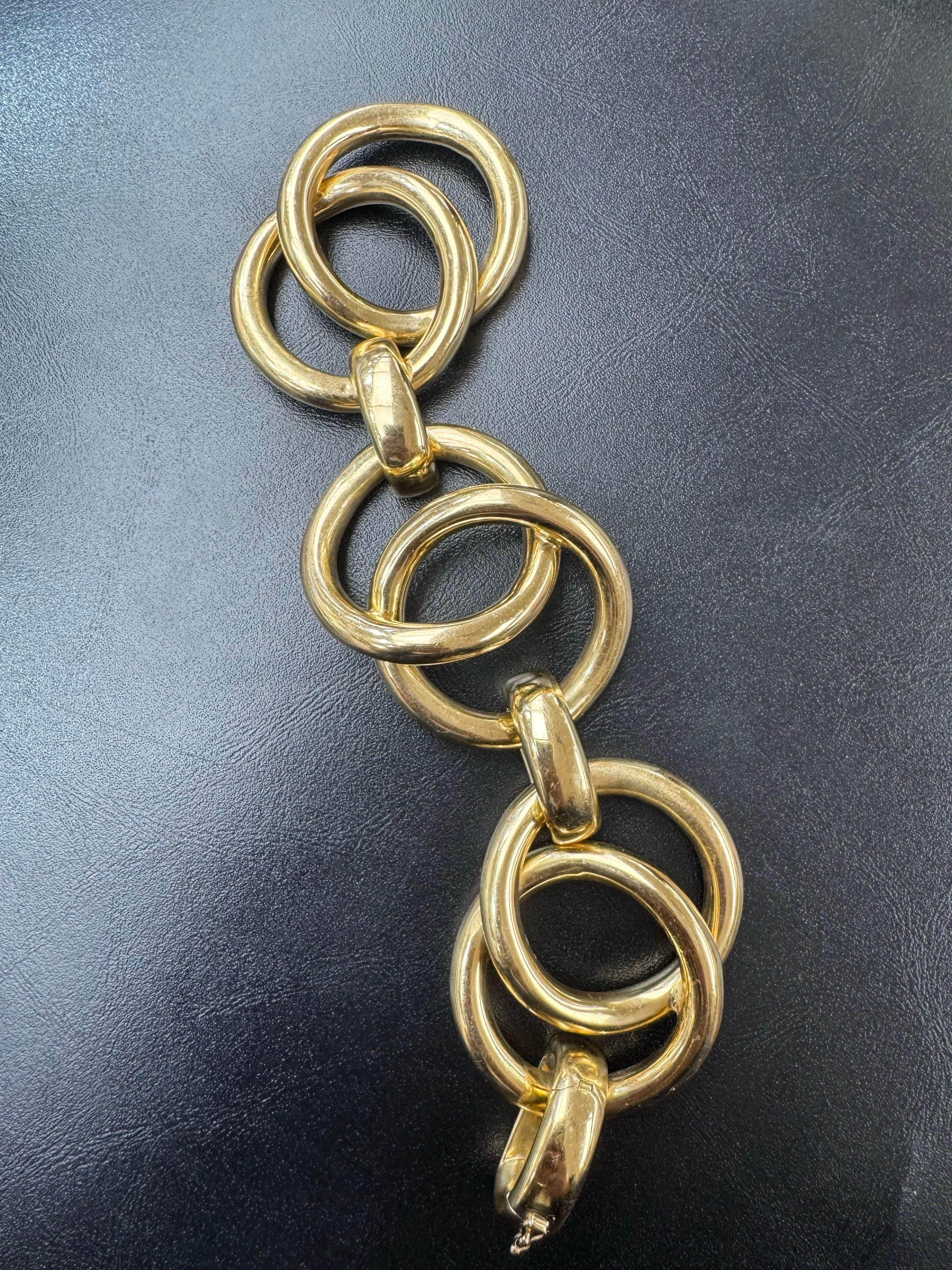 Nicolis Cola, grand bracelet à maillons ronds imbriqués en or jaune 18 carats 126,7 grammes en vente 2
