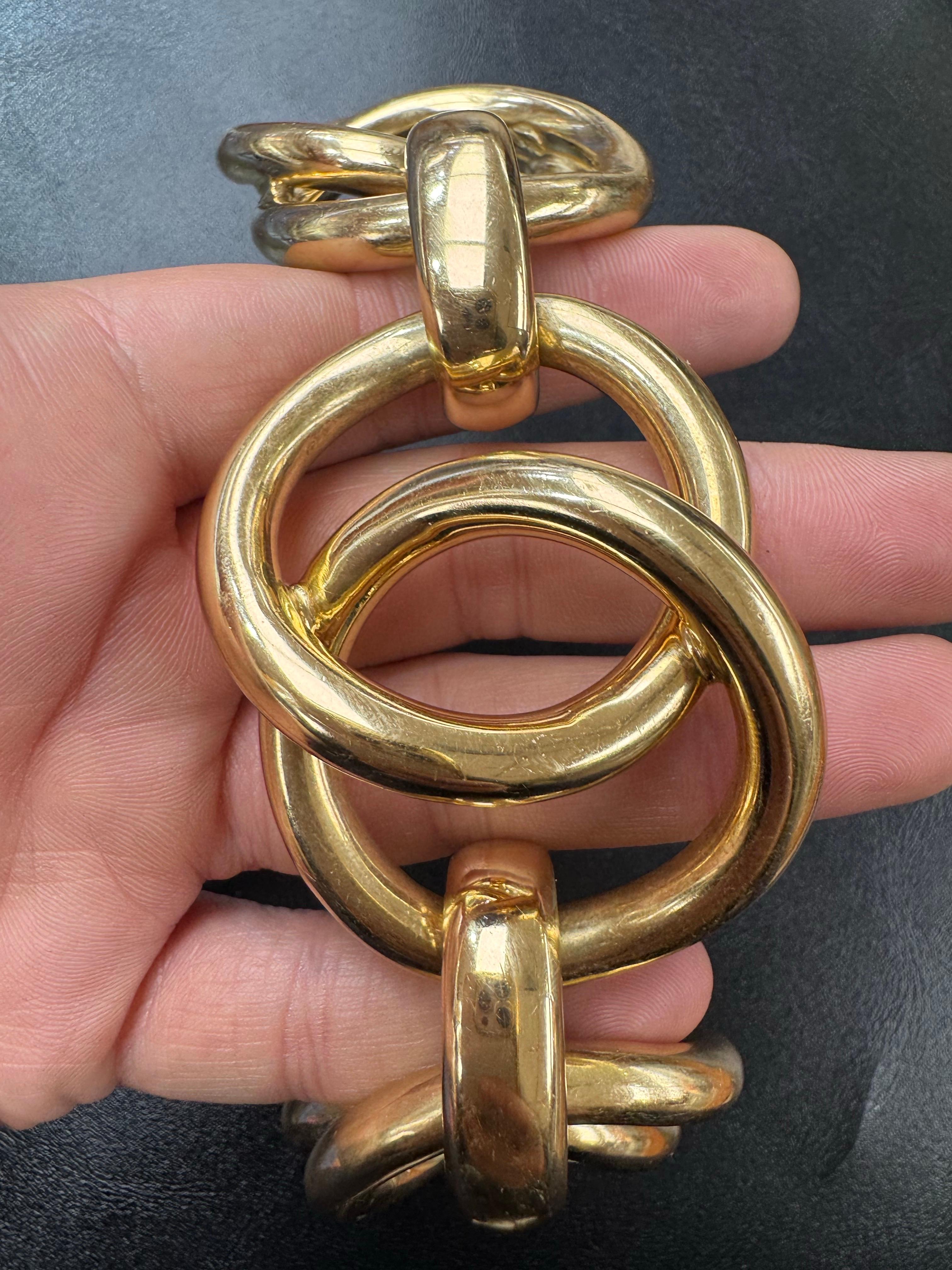 Nicolis Cola, grand bracelet à maillons ronds imbriqués en or jaune 18 carats 126,7 grammes en vente 3