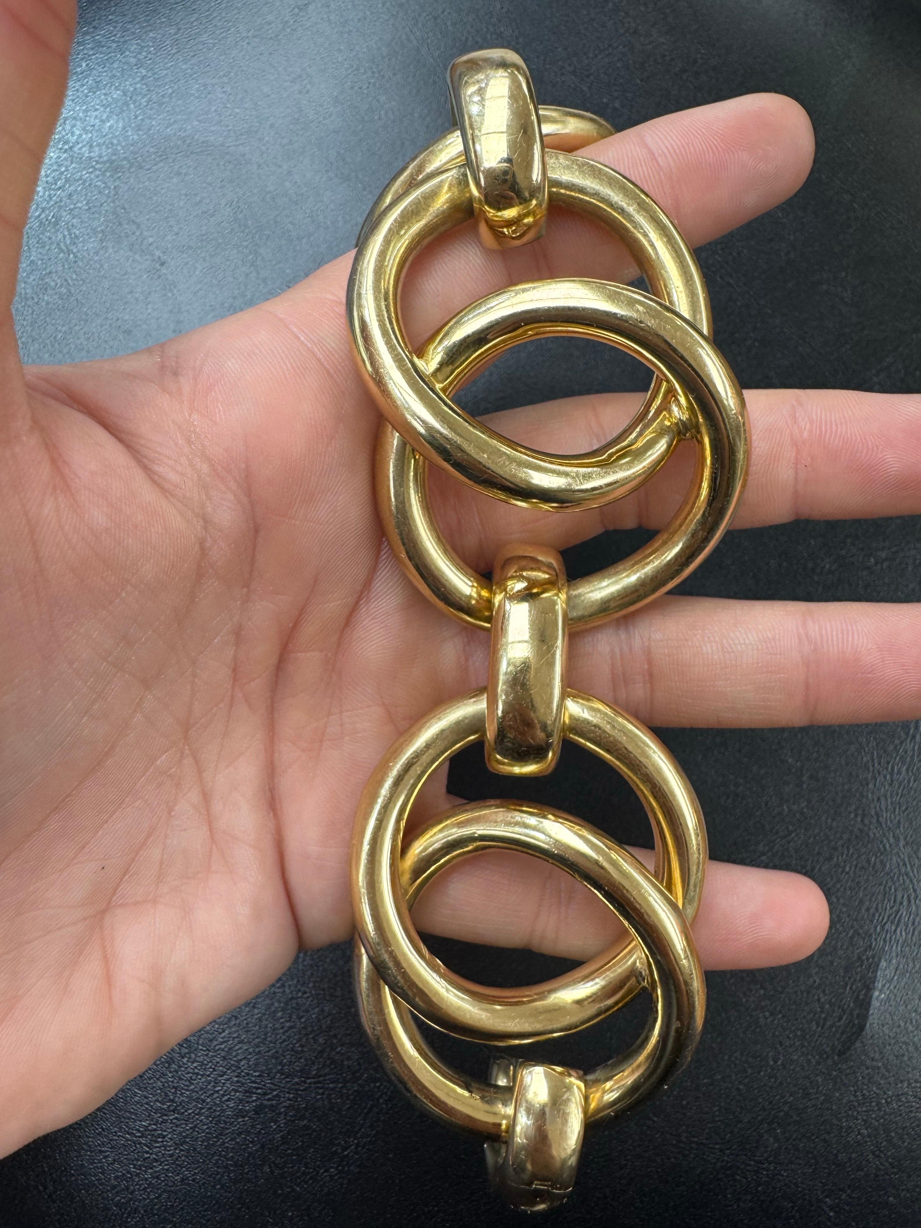 Nicolis Cola, grand bracelet à maillons ronds imbriqués en or jaune 18 carats 126,7 grammes en vente 4