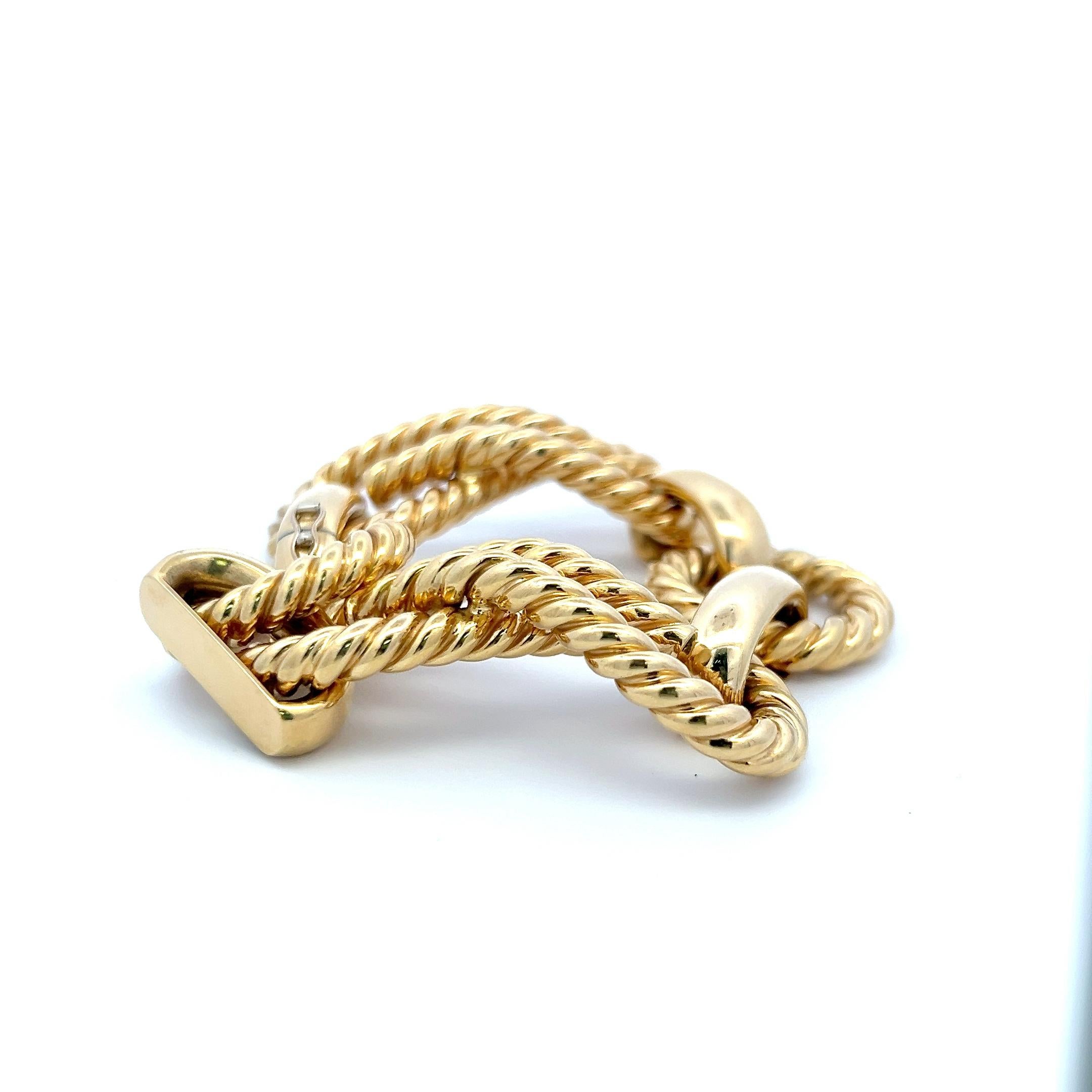 Designer:
NICOLIS COLA
Titel:
Nicolis Cola 18 Karat Gelbgold Gliederarmband
Stil:
Link
Metall:
18 Karat Gelbgold
Dimension:
7.5*1*0.46 IN
Gewicht:
65,35 Gramm
Bedingung:
Vintage By und Nachlass
Produkt-ID:
5J573
Anmerkung:
Bitte beachten Sie, dass