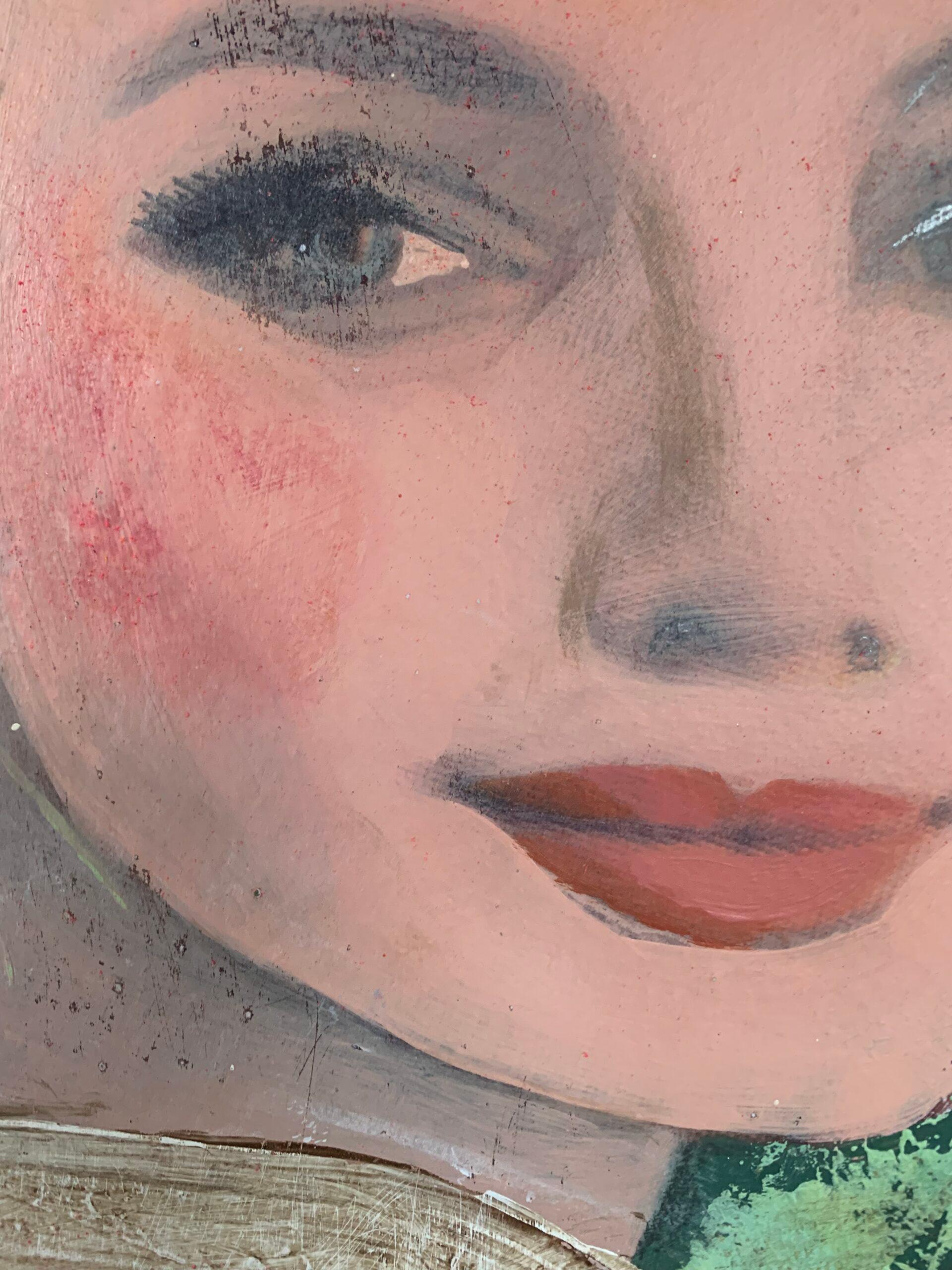 Frau mit rosa Kopfschmuck - helles Farbporträt, Frauen, Textur, Gesicht (Zeitgenössisch), Painting, von Nicolle Menegaldo