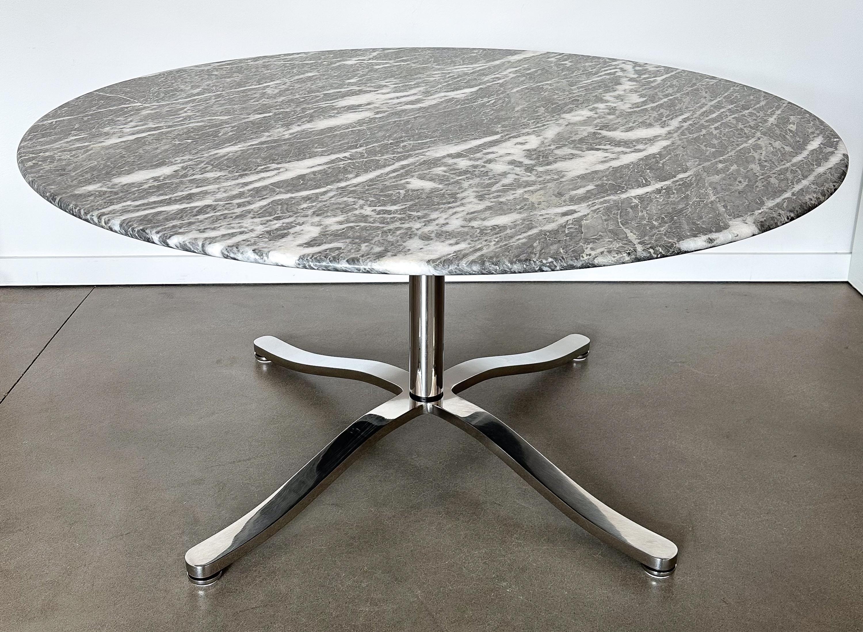 Américain Table de salle à manger Alpha à piédestal en marbre gris Nicos Zographos 59