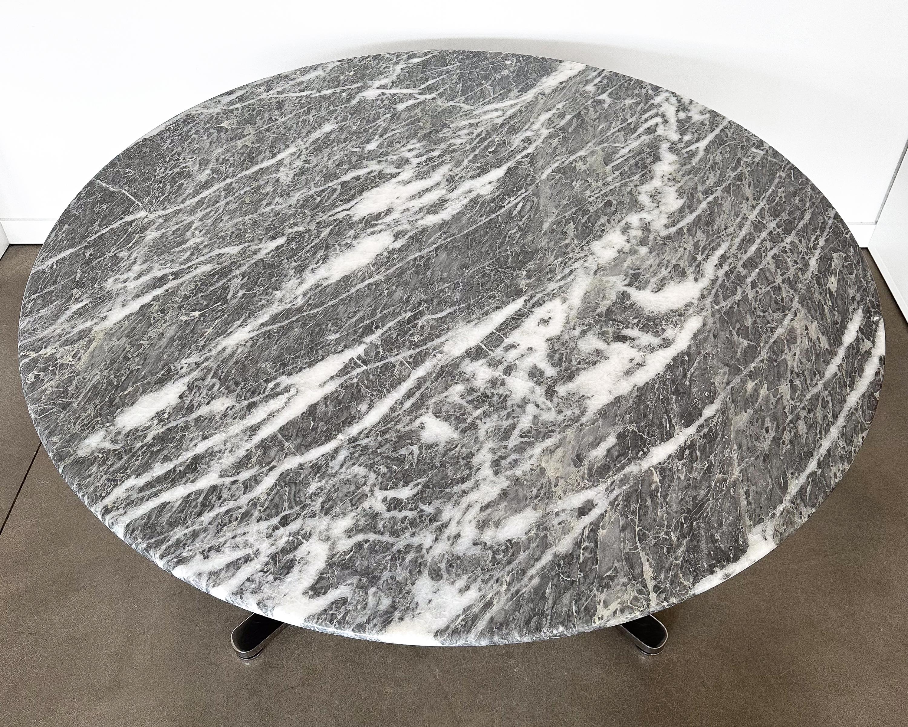 Acier Table de salle à manger Alpha à piédestal en marbre gris Nicos Zographos 59