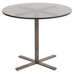 Nicos Zographos, Beistelltisch mit Bronzefuß und Glasplatte, 1970er Jahre