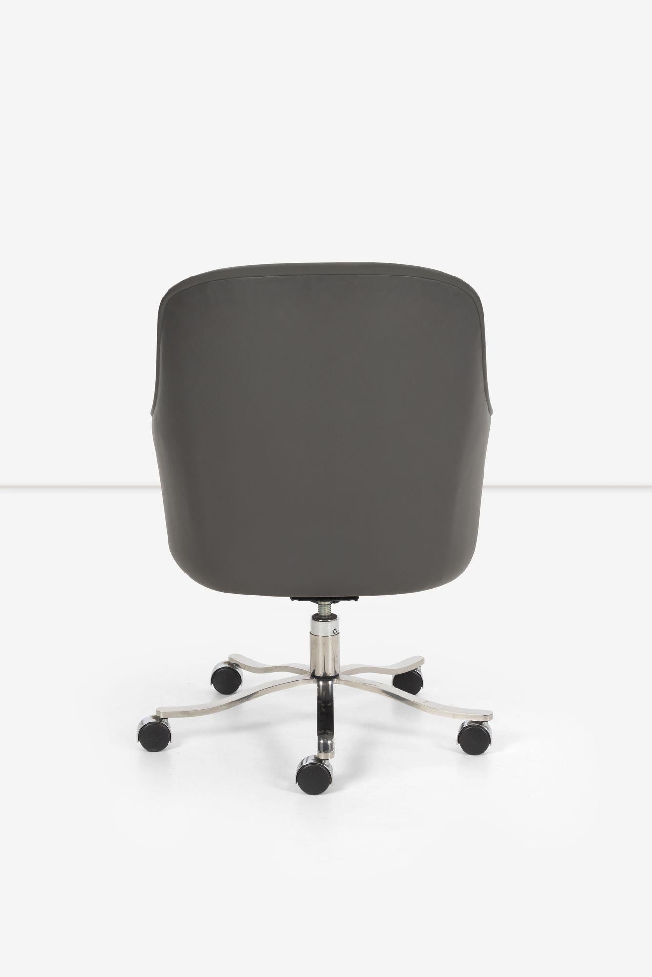 Nicos Zographos Bucket Desk Chair 1964 In Good Condition For Sale In Chicago, IL