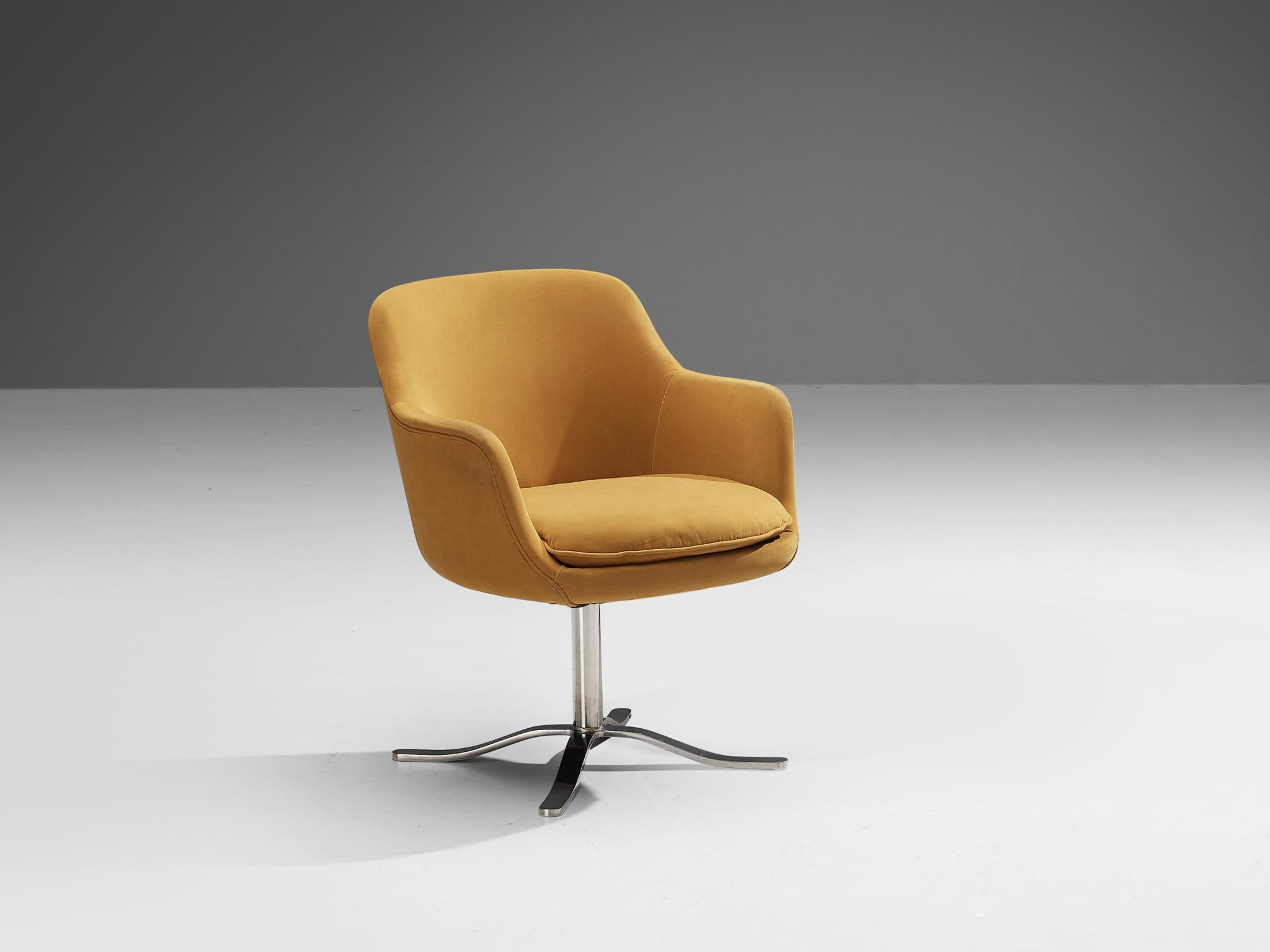 Nicos Zographos, 'Bucket' dining chair, model 'CH6', velvet, chrome-plated steel, United States, 1964

This armchair is characterized by an elegant aesthetic due to its curvaceous lines and round edges. The seat features a thick construction