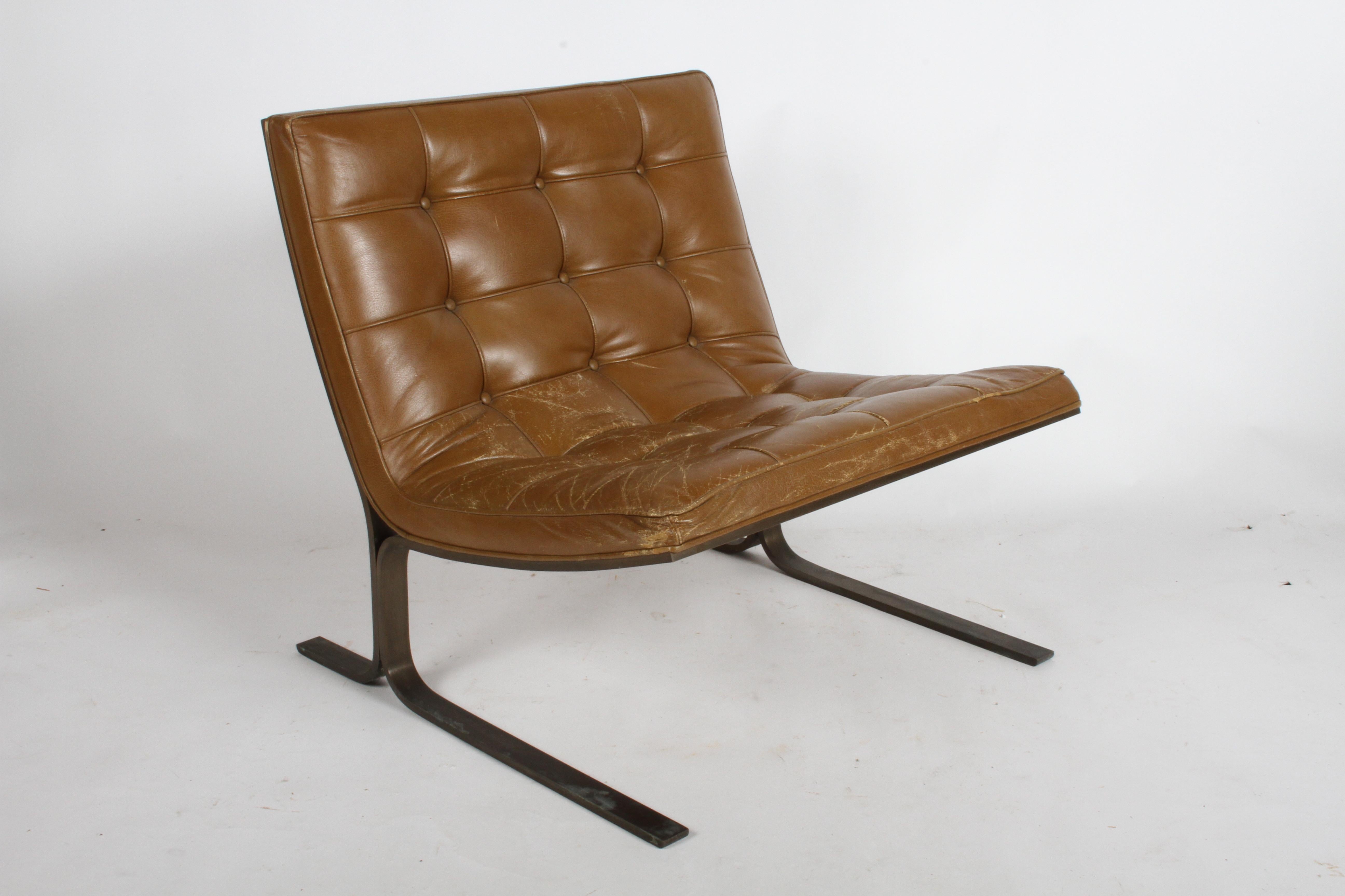 Mid-Century Modern Chaise longue CH28 Cantilever en cuir Carmel Nicos Zographos en vente