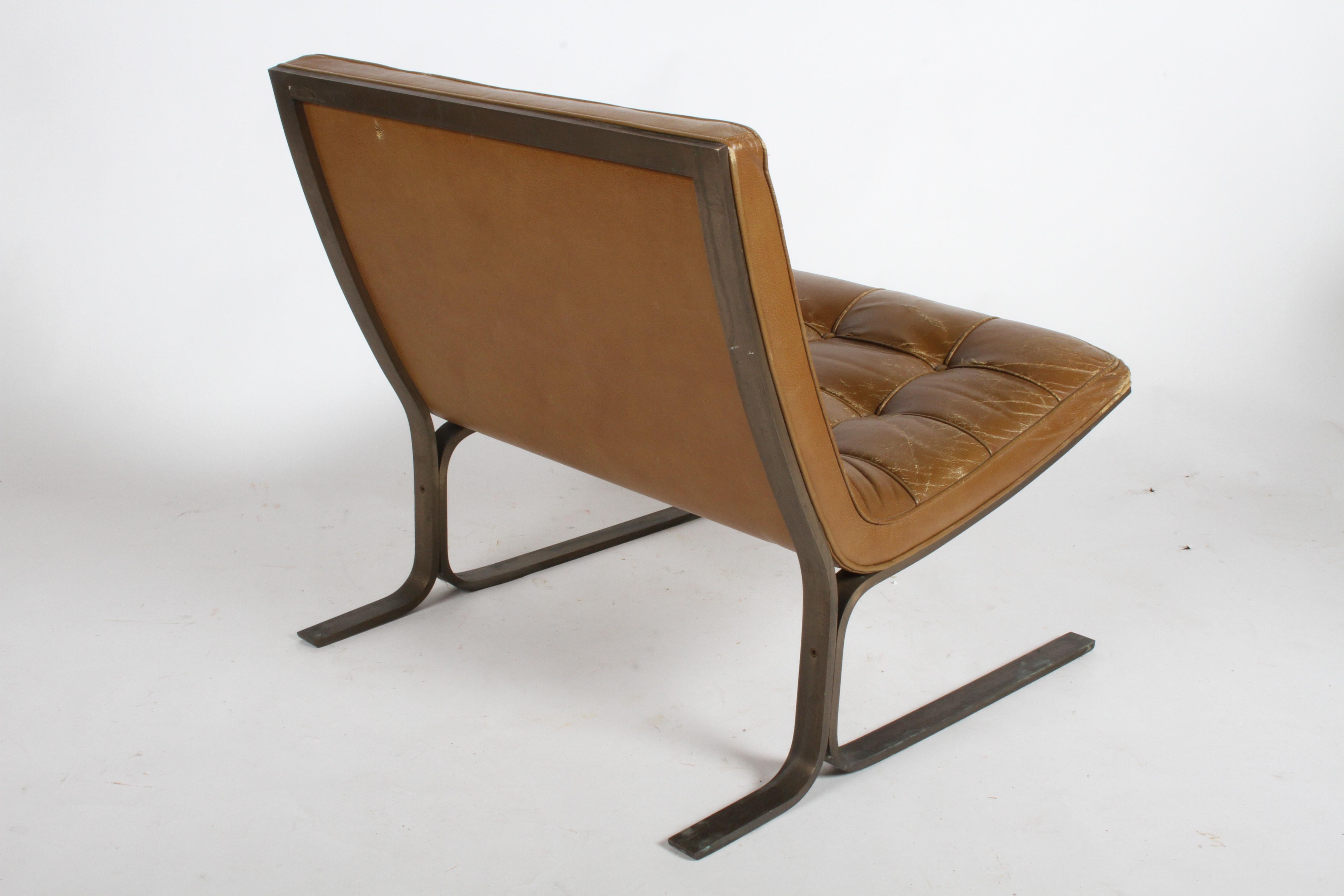 Chaise longue CH28 Cantilever en cuir Carmel Nicos Zographos Bon état - En vente à St. Louis, MO