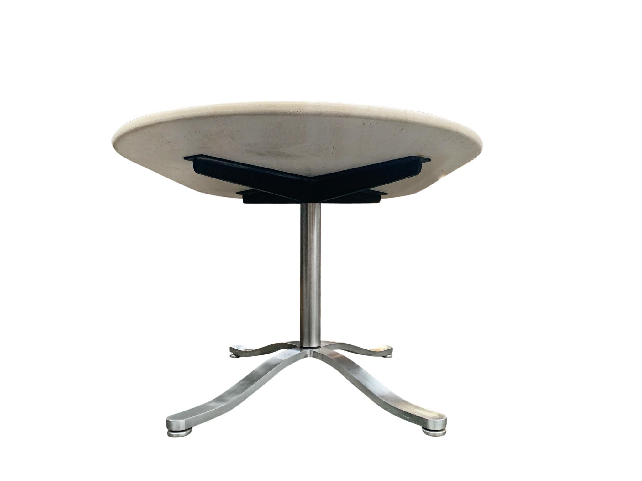 Fin du 20e siècle Grande table de salle à manger ovale Nicos Zographos en marbre travertin et acier inoxydable MCM en vente